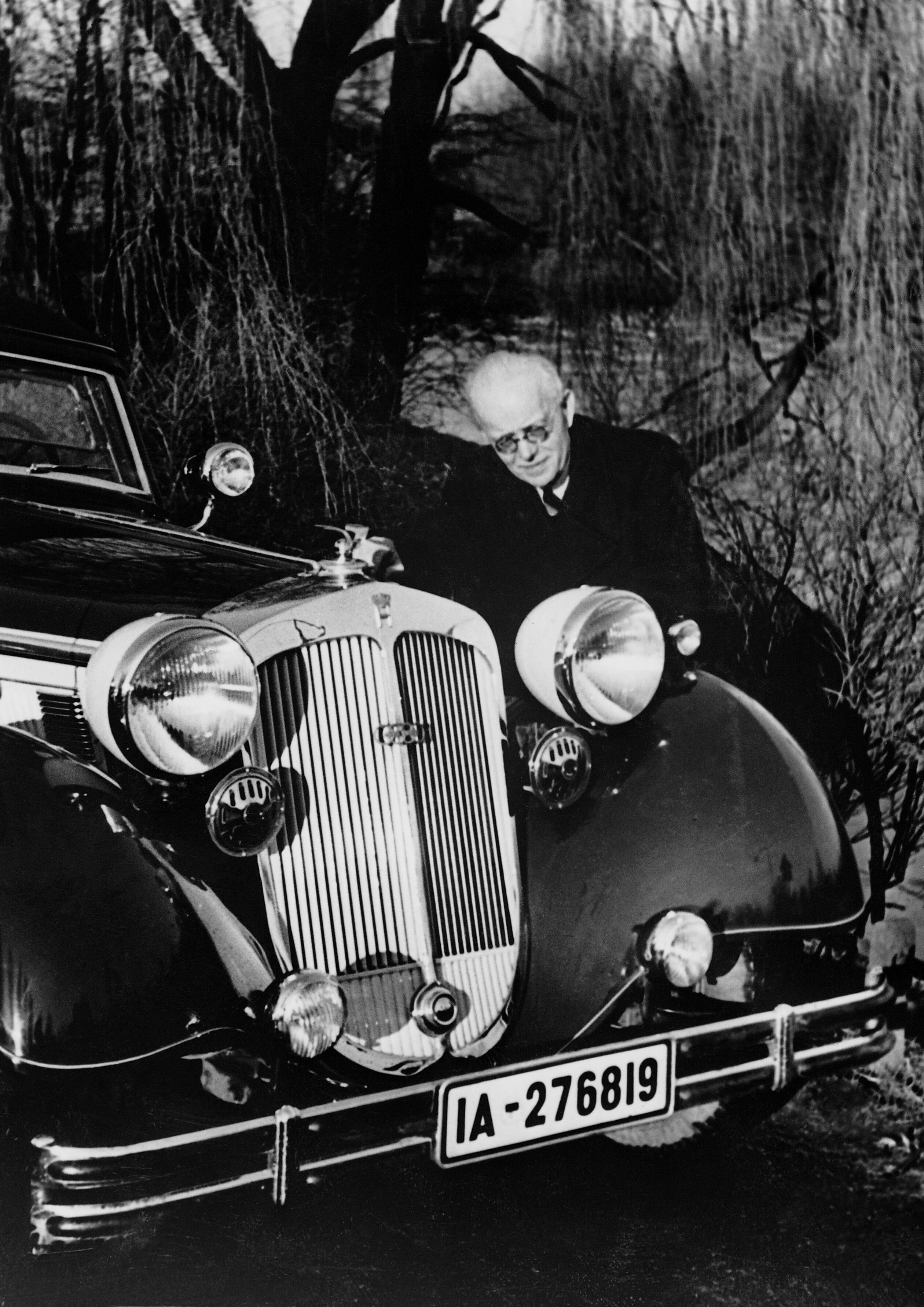 August Horch in 1936, Member of the Supervisory Board of Auto Union AG, pictured with the Horch 853 sports convertible