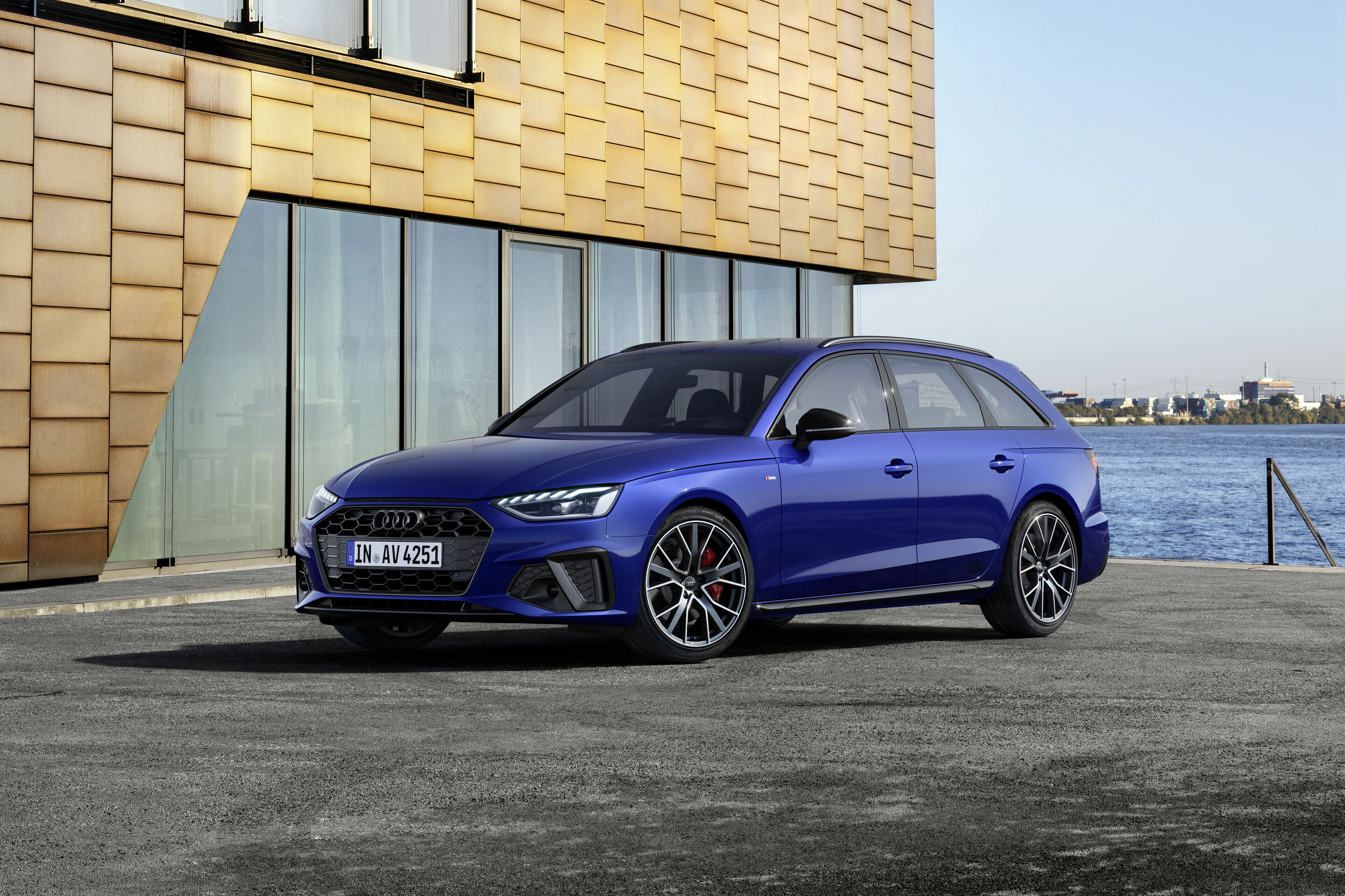 Audi A4 Avant S line competition plus  (2021) - Static photo;
Color: Navarra Blue Metallic