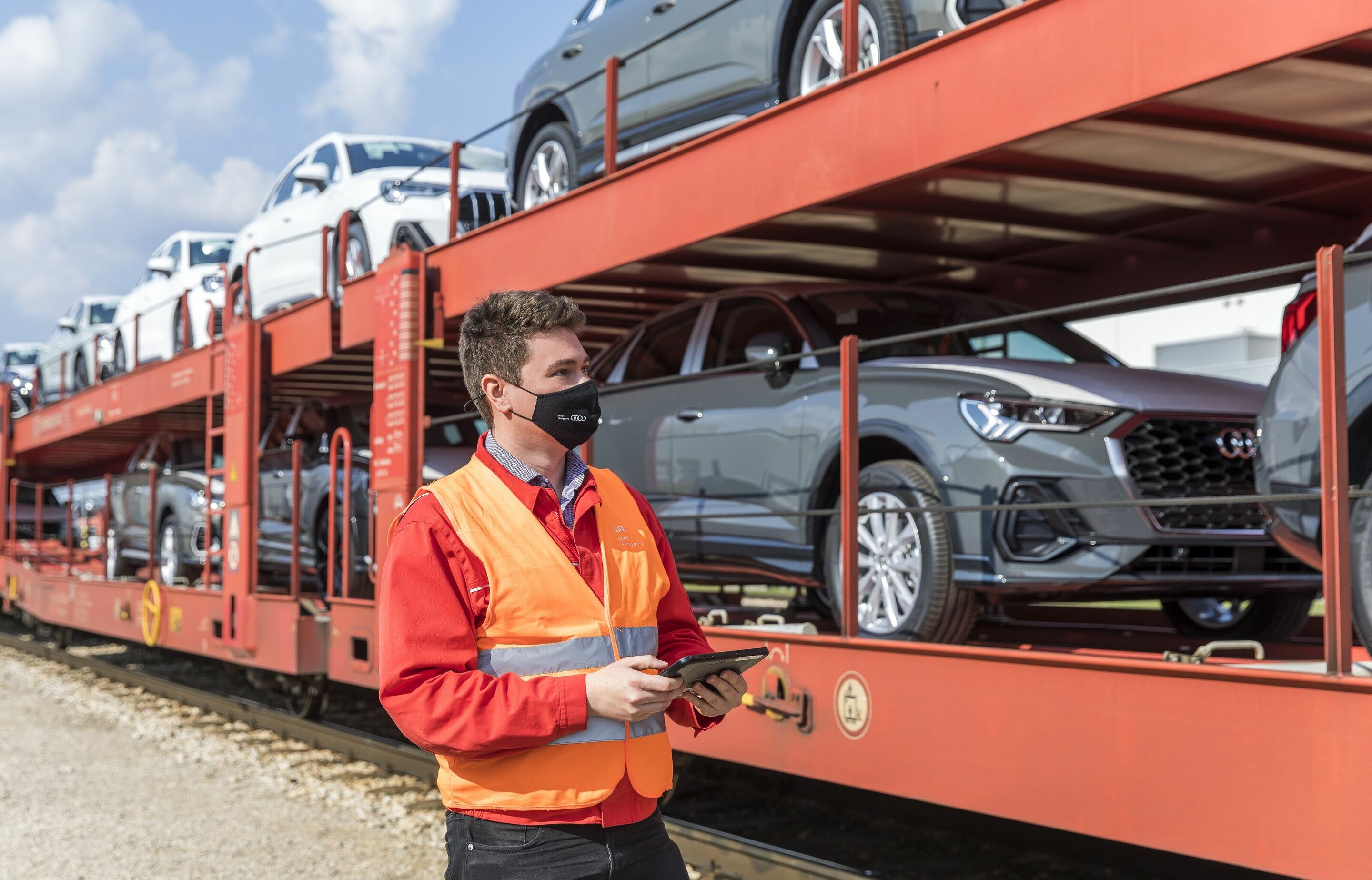 The Train Won't Wait: An Efficient Railway Control System at Audi Hungaria - The system visualizes the location of wagons and shows their loaded or empty status.