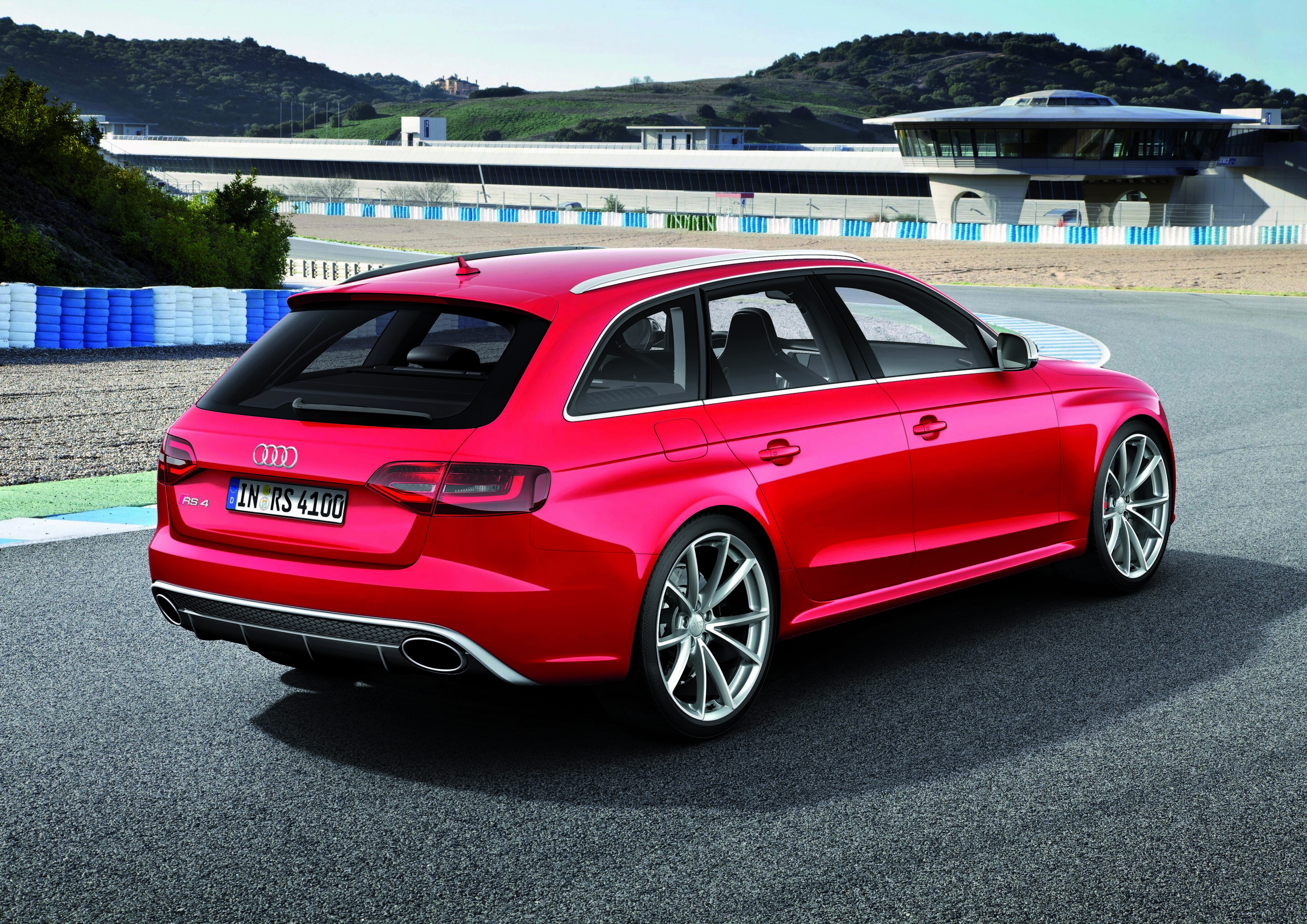 Audi RS 4 Avant - Farbe: Misanorot