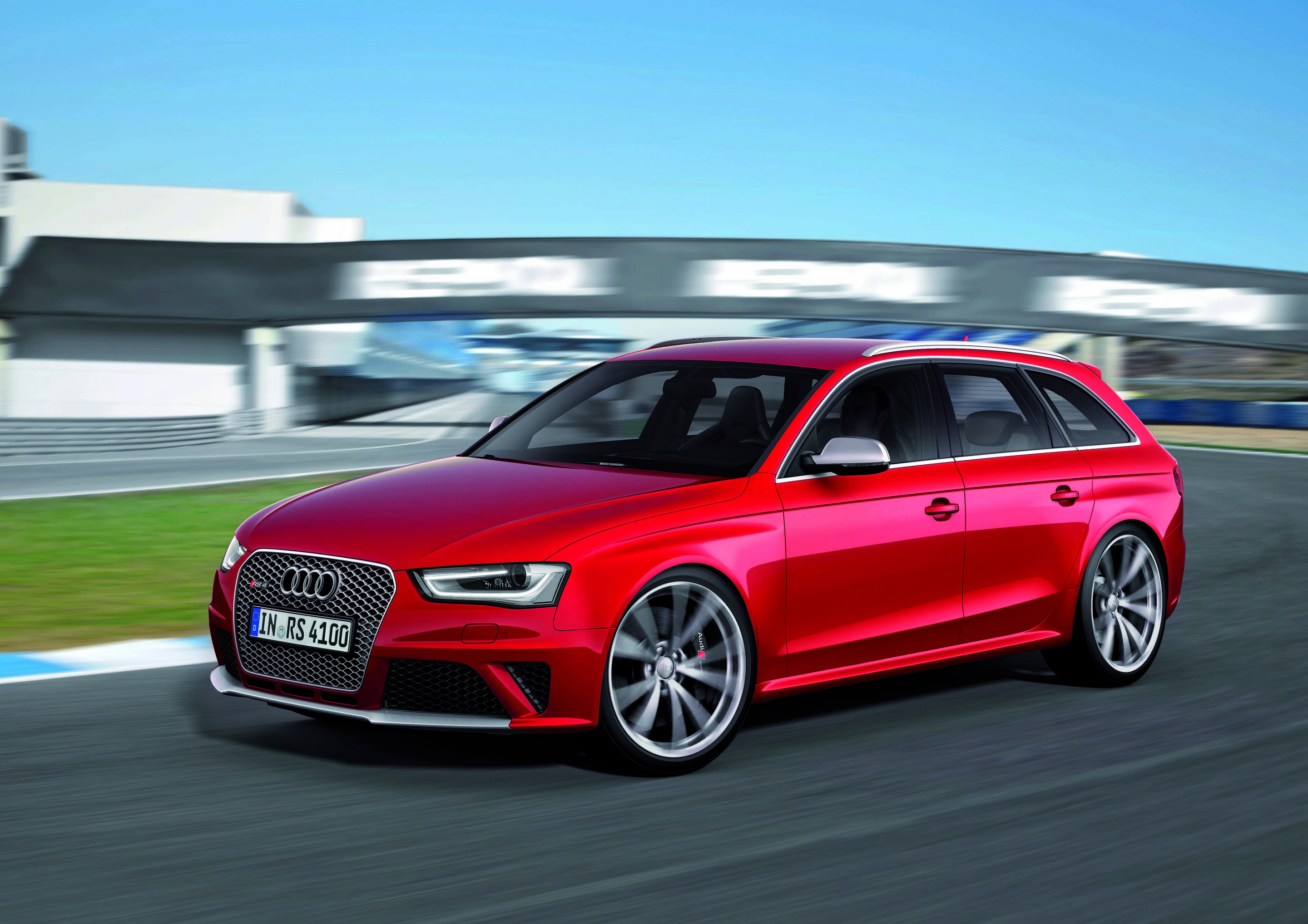 Audi RS 4 Avant - Farbe: Misanorot
