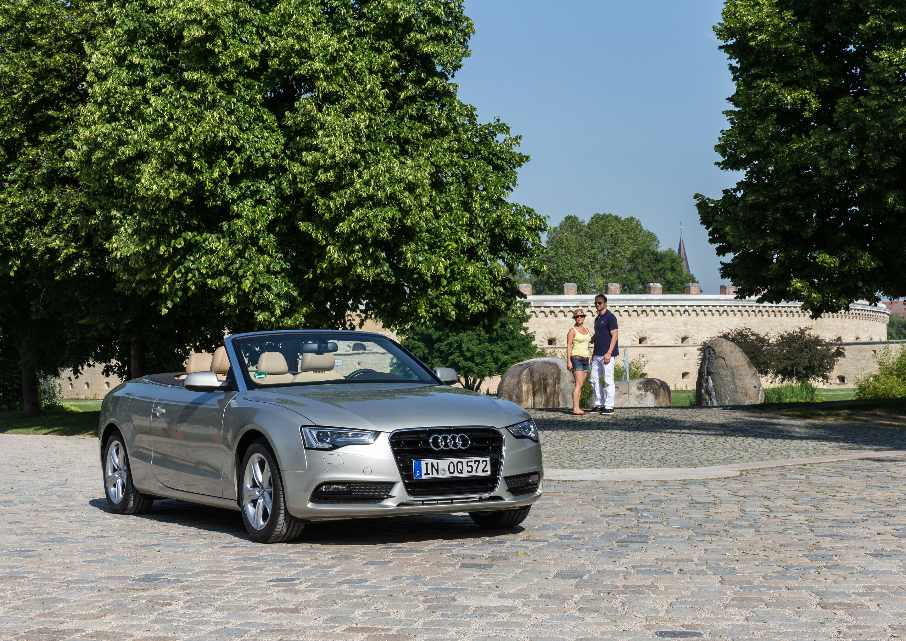 Audi in Ingolstadt - Audi A5 Cabrio at „Klenzepark“ (State Garden Show 1992)




Tags: Audi, location, SUV, garden, nature, leisure, tourism, tradition, recreation, sights, green, fountain