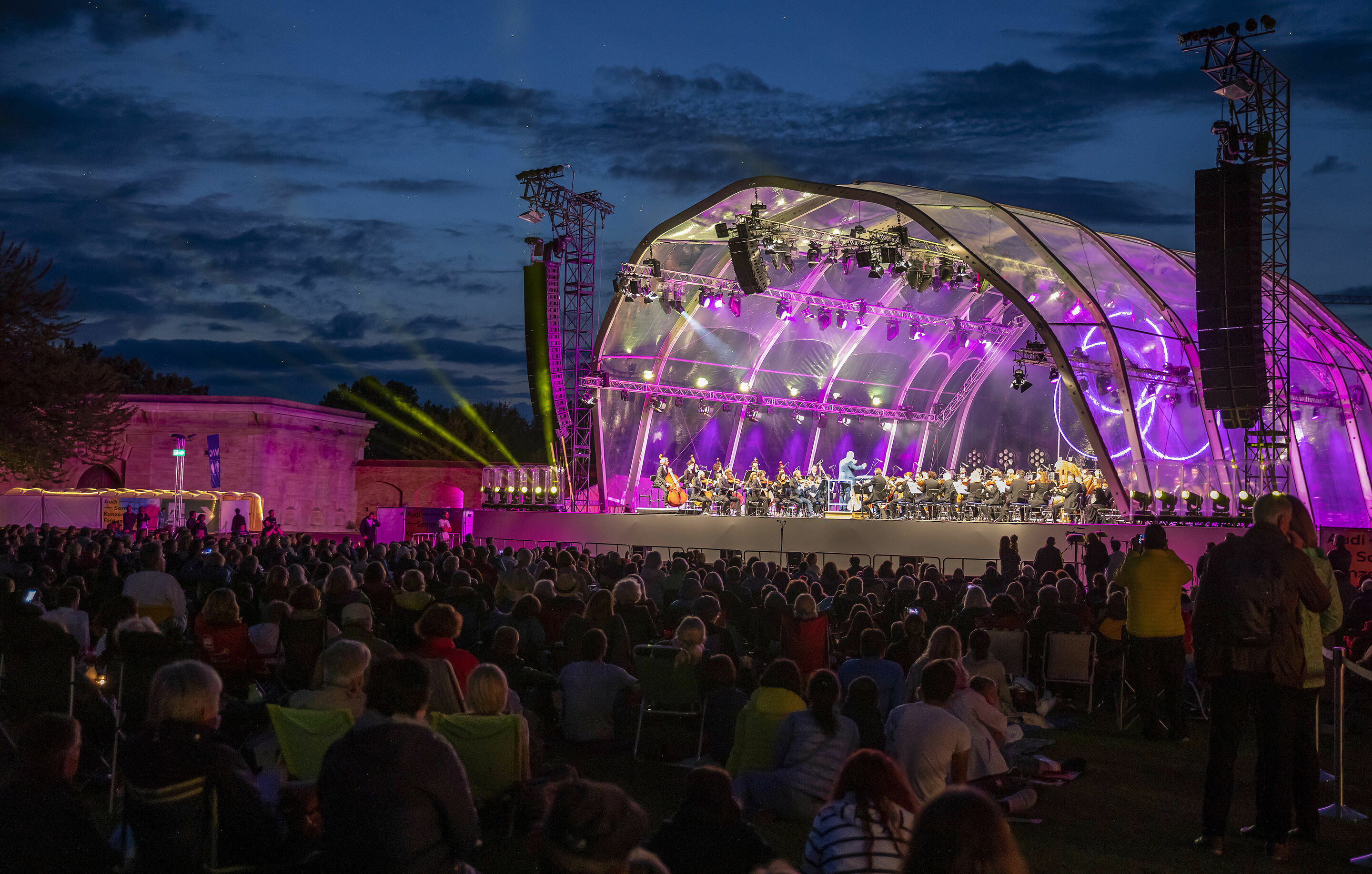 Audi Sommerkonzerte 2021: Open Air & digital - Die diesjährigen Audi Sommerkonzerte finden vom 1. bis 4. Juli 2021 als Open-Air-Festival in Ingolstadt unter dem Motto „Lights of Europe” statt. Am 2. Juli wird zudem das Konzert „Let’s celebrate music!“...