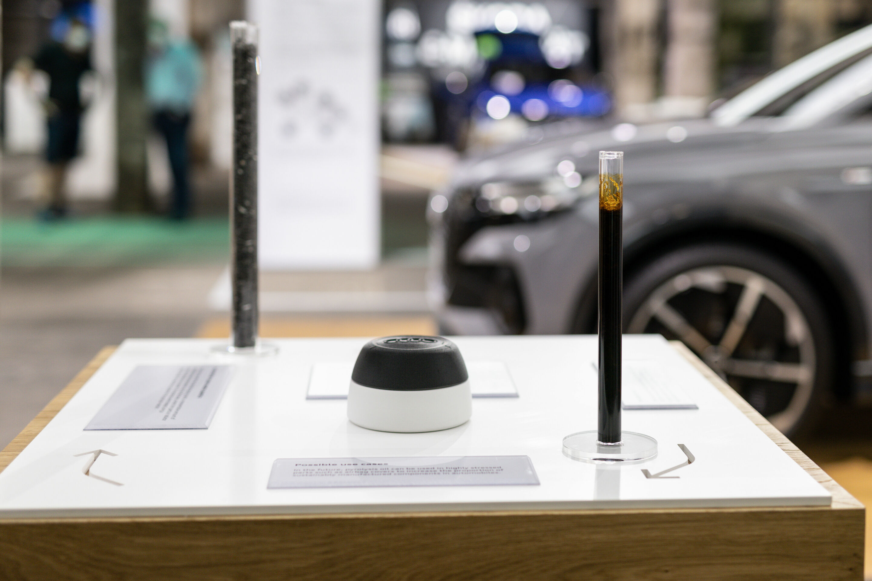 Audi at the GREENTECH FESTIVAL 2021 - In the Chemical Recycling pilot project, Audi and KIT process automotive plastic waste into polymer pyrolysis oil, which Audi aims to use in the future for the production of new plastic components