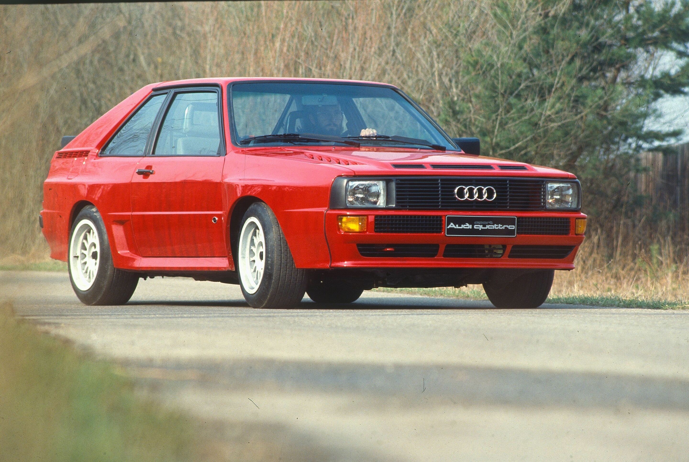 Ein Claim mit Geschichte: Audi feiert 50 Jahre „Vorsprung durch Technik“ - 1980: Mit dem Audi quattro, dem ersten in Großserie gebauten Sportwagen mit permanentem Allrad-Antrieb, steigt Audi in den werksseitigen Motorsport ein und sorgt für einen Imagewechsel.