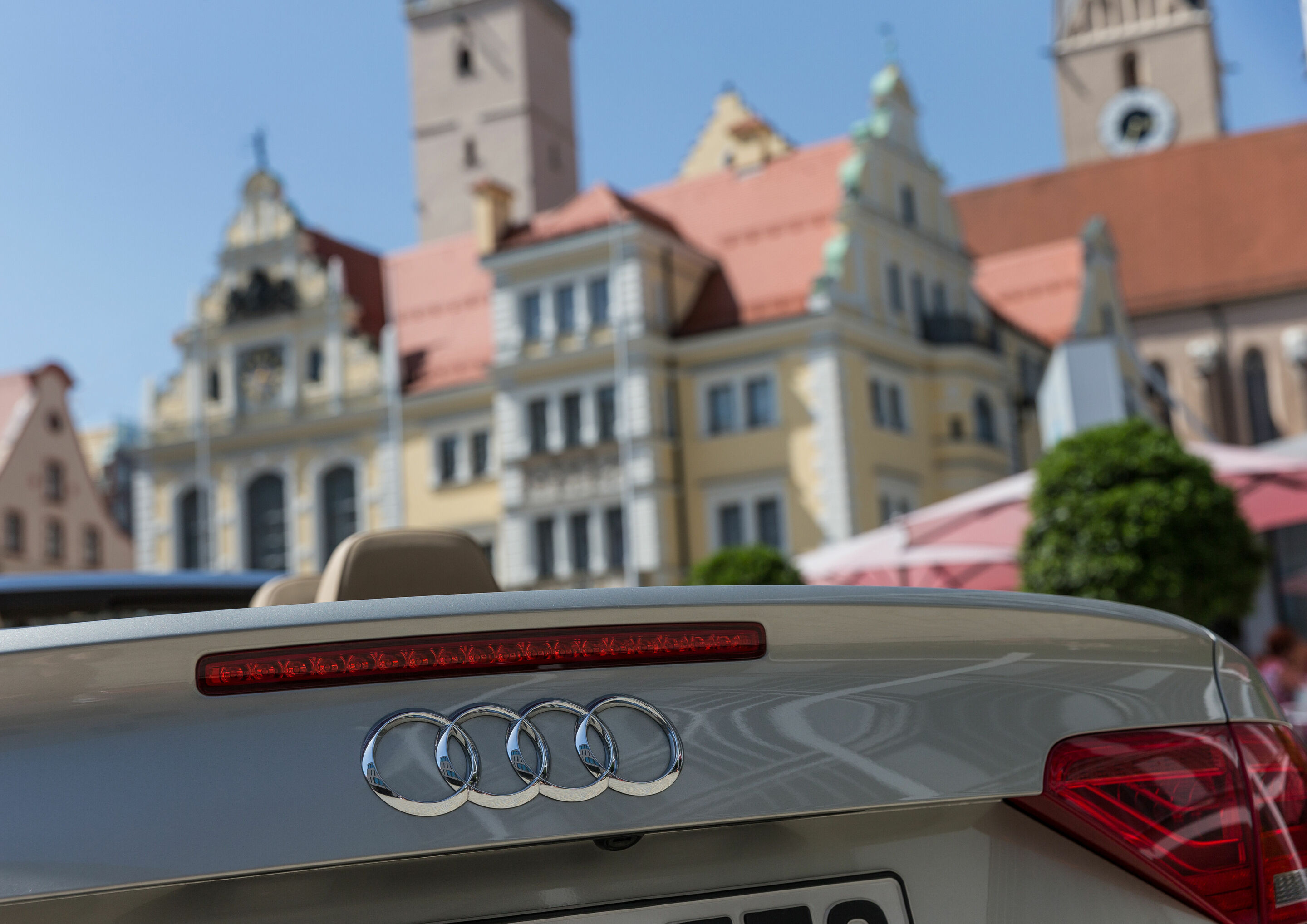 Audi in Ingolstadt - Audi A5 Cabrio am Rathausplatz




Schlagworte: Audi, Standort, Vier Ringe, Bürgermeister, Logo, Detail