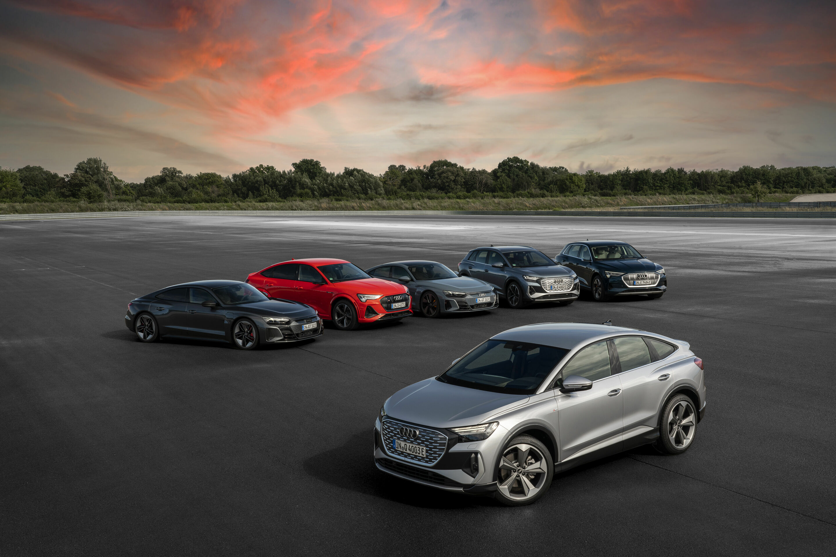 Electrifying test drives - Audi Q4 50 e-tron quattro, Colour: Geyser blue; Audi Q4 Sportback 50 e-tron quattro, Colour: Florett silver; Audi RS e-tron GT, Colour: Daytona grey; Audi e-tron GT quattro, Colour: Kemora grey; Audi e-tron S Sportback, Colour:...