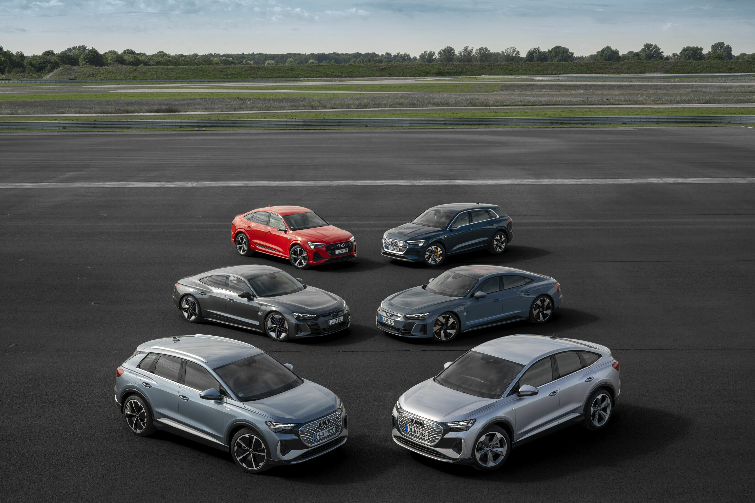 Electrifying test drives - Audi Q4 50 e-tron quattro, Colour: Geyser blue; Audi Q4 Sportback 50 e-tron quattro, Colour: Florett silver; Audi RS e-tron GT, Colour: Daytona grey; Audi e-tron GT quattro, Colour: Kemora grey; Audi e-tron S Sportback, Colour:...