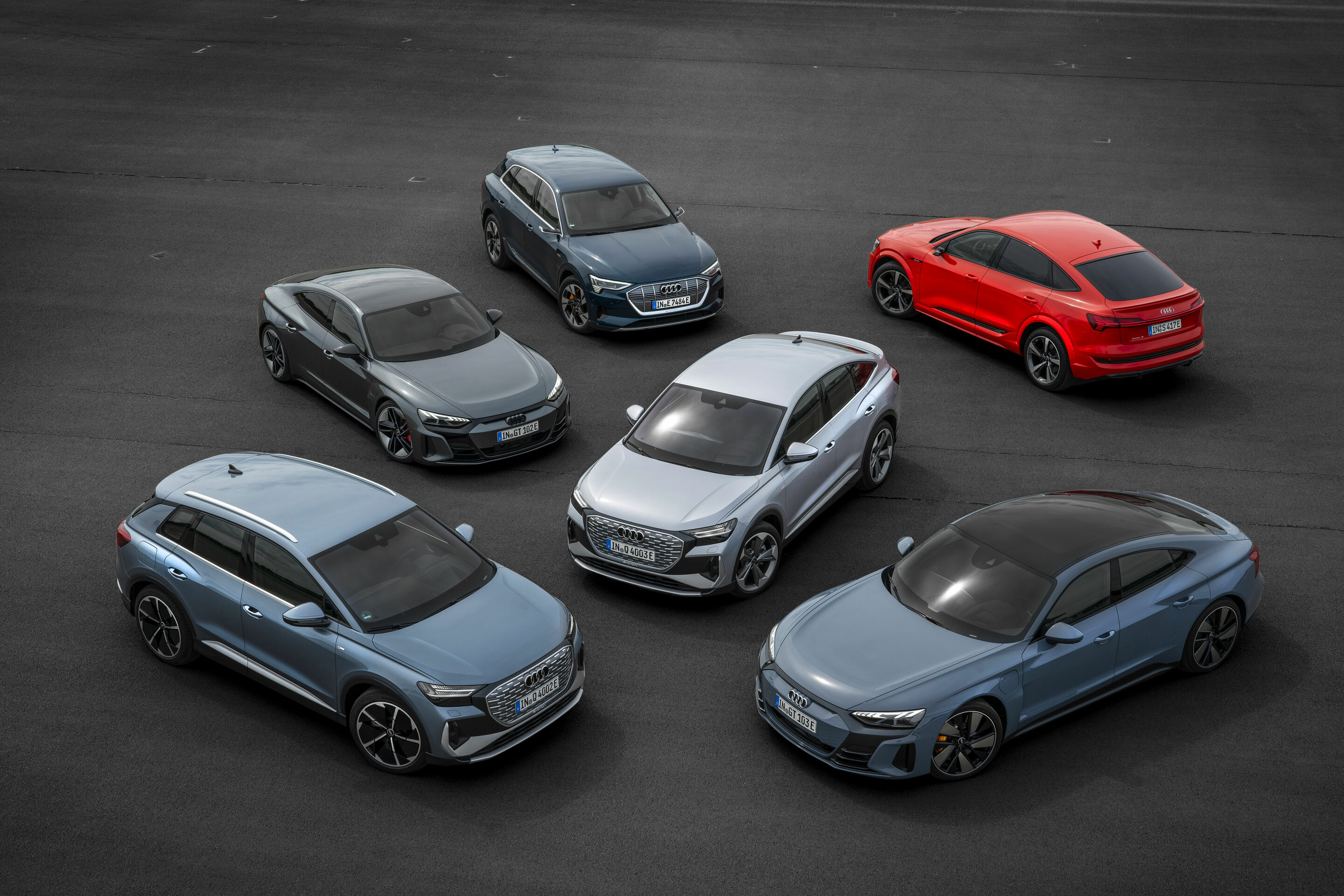 Electrifying test drives - Audi Q4 50 e-tron quattro, Colour: Geyser blue; Audi Q4 Sportback 50 e-tron quattro, Colour: Florett silver; Audi RS e-tron GT, Colour: Daytona grey; Audi e-tron GT quattro, Colour: Kemora grey; Audi e-tron S Sportback, Colour:...