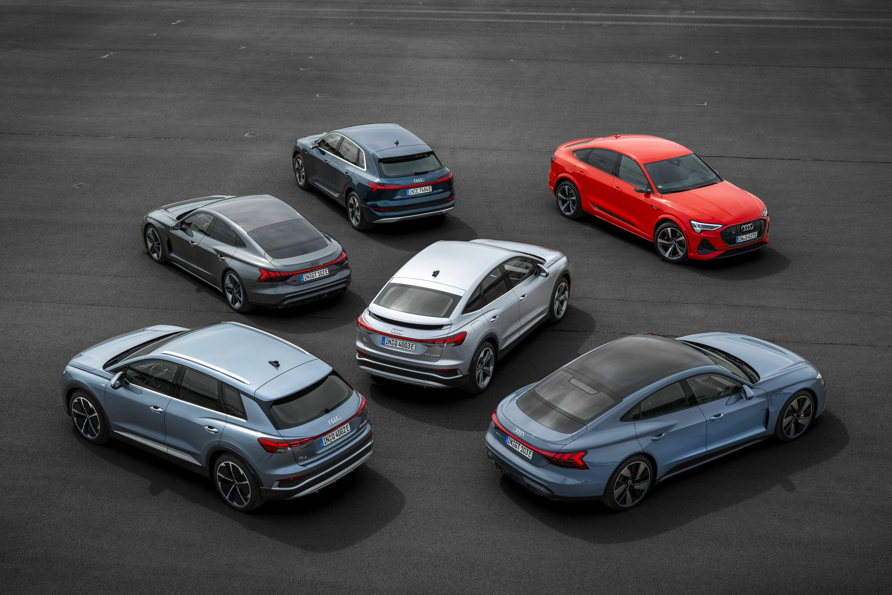 Electrifying test drives - Audi Q4 50 e-tron quattro, Colour: Geyser blue; Audi Q4 Sportback 50 e-tron quattro, Colour: Florett silver; Audi RS e-tron GT, Colour: Daytona grey; Audi e-tron GT quattro, Colour: Kemora grey; Audi e-tron S Sportback, Colour:...