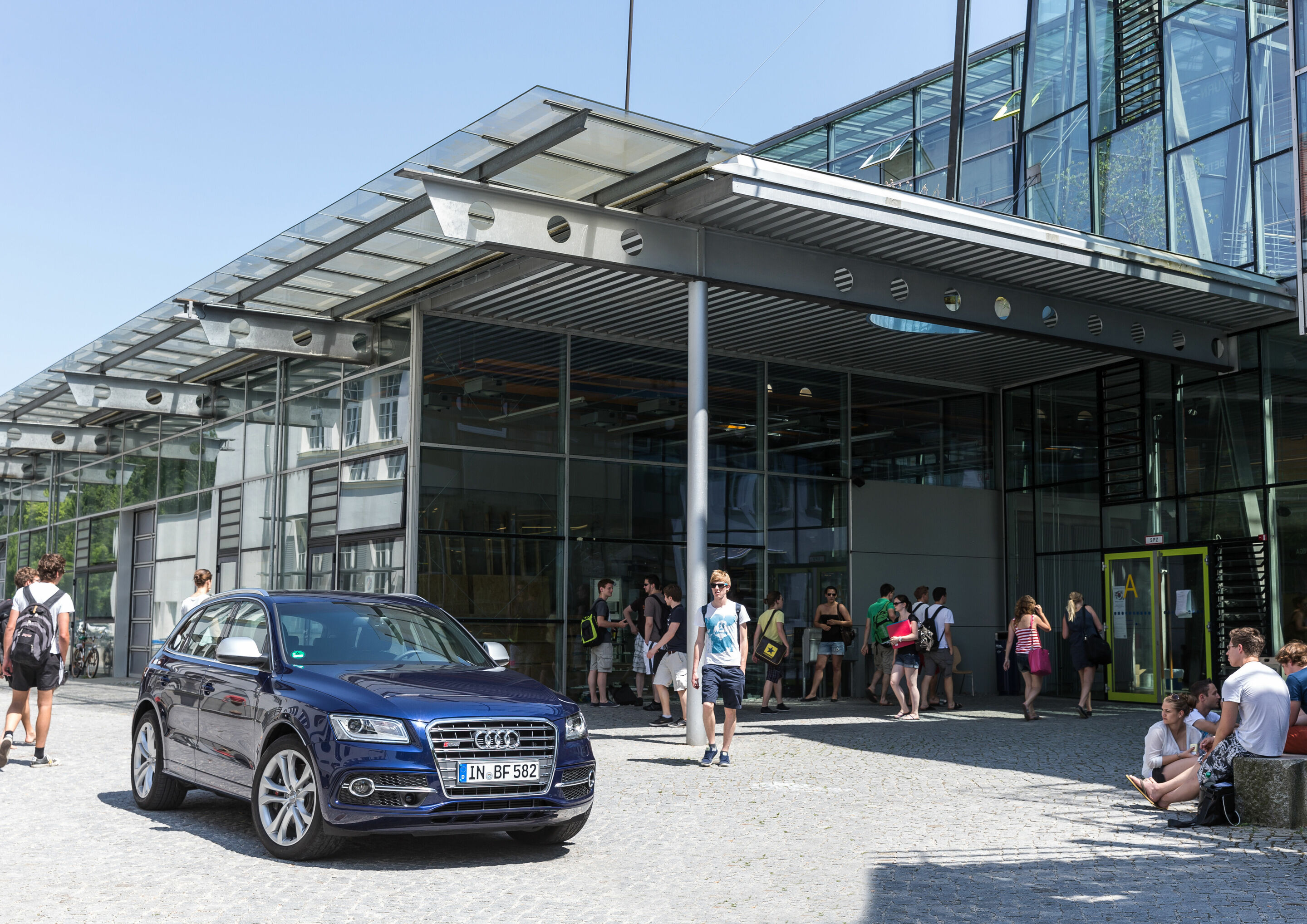 Audi in Ingolstadt - Audi SQ5 in front of Hochschule für angewandte Wissenschaften FH Ingolstadt





Tags: students, university, college, engineering, studies, training, career, young people, location, master, bachelor, STEP, dual