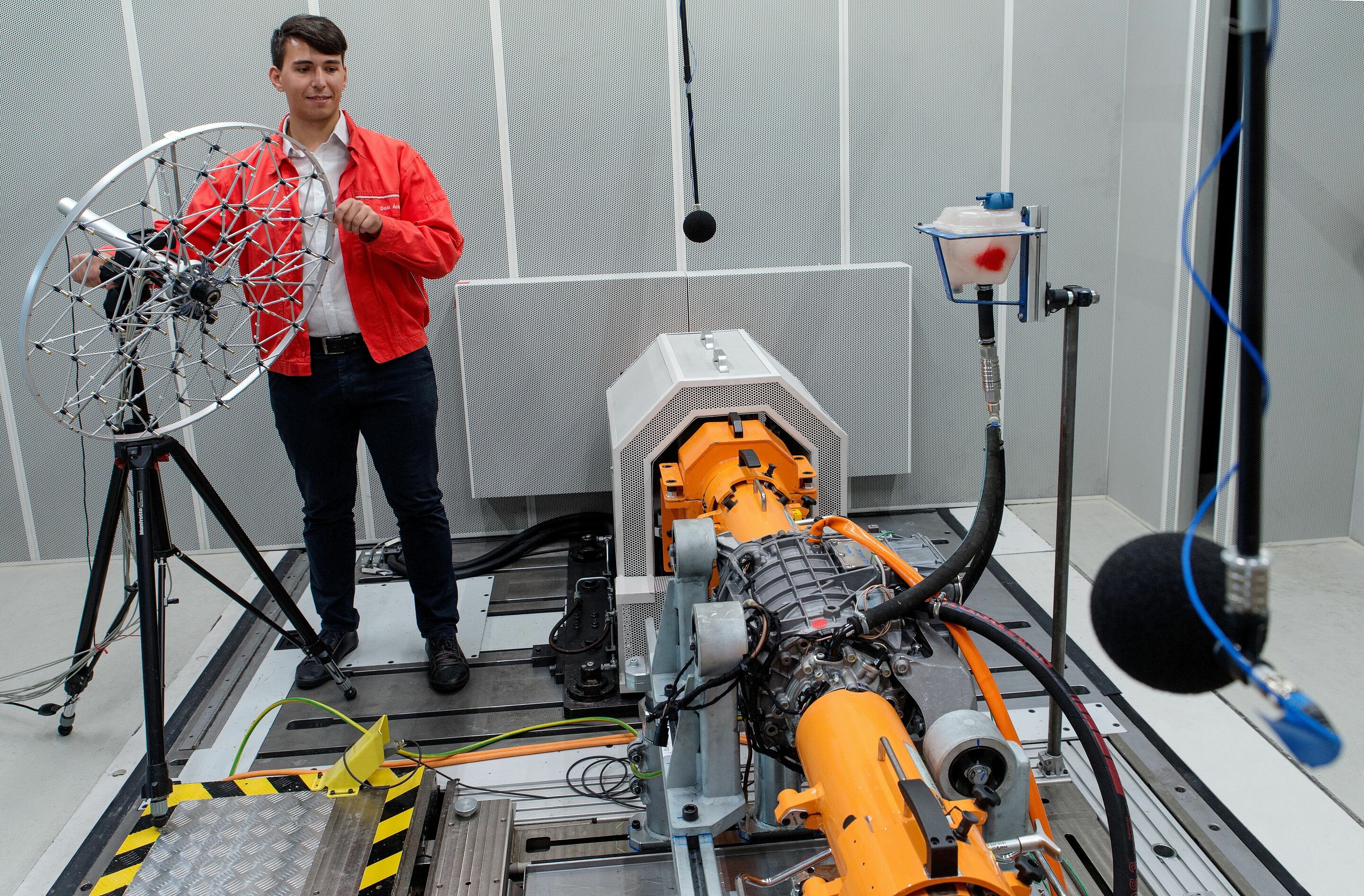 Audi Hungaria celebrates 20 years of Technical Development and gives a glimpse into the future - E-motor acoustic analysis at Audi Hungaria Technical Development