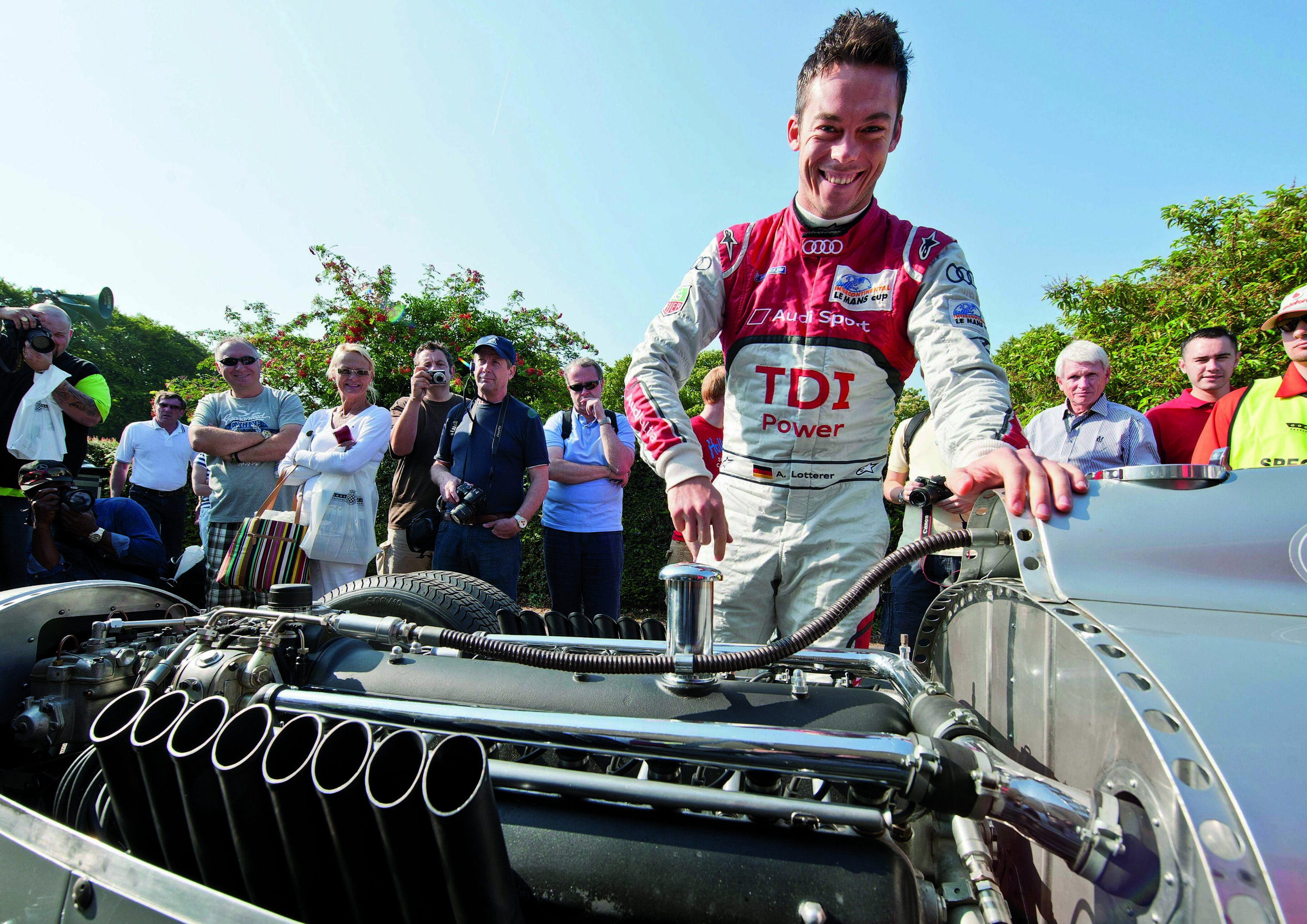 Legenden treffen sich in Goodwood - 75 Jahre alte Technik, die heute noch Freude macht: Le Mans-Sieger verliebte sich in den Auto Union Typ C auf den ersten Blick.