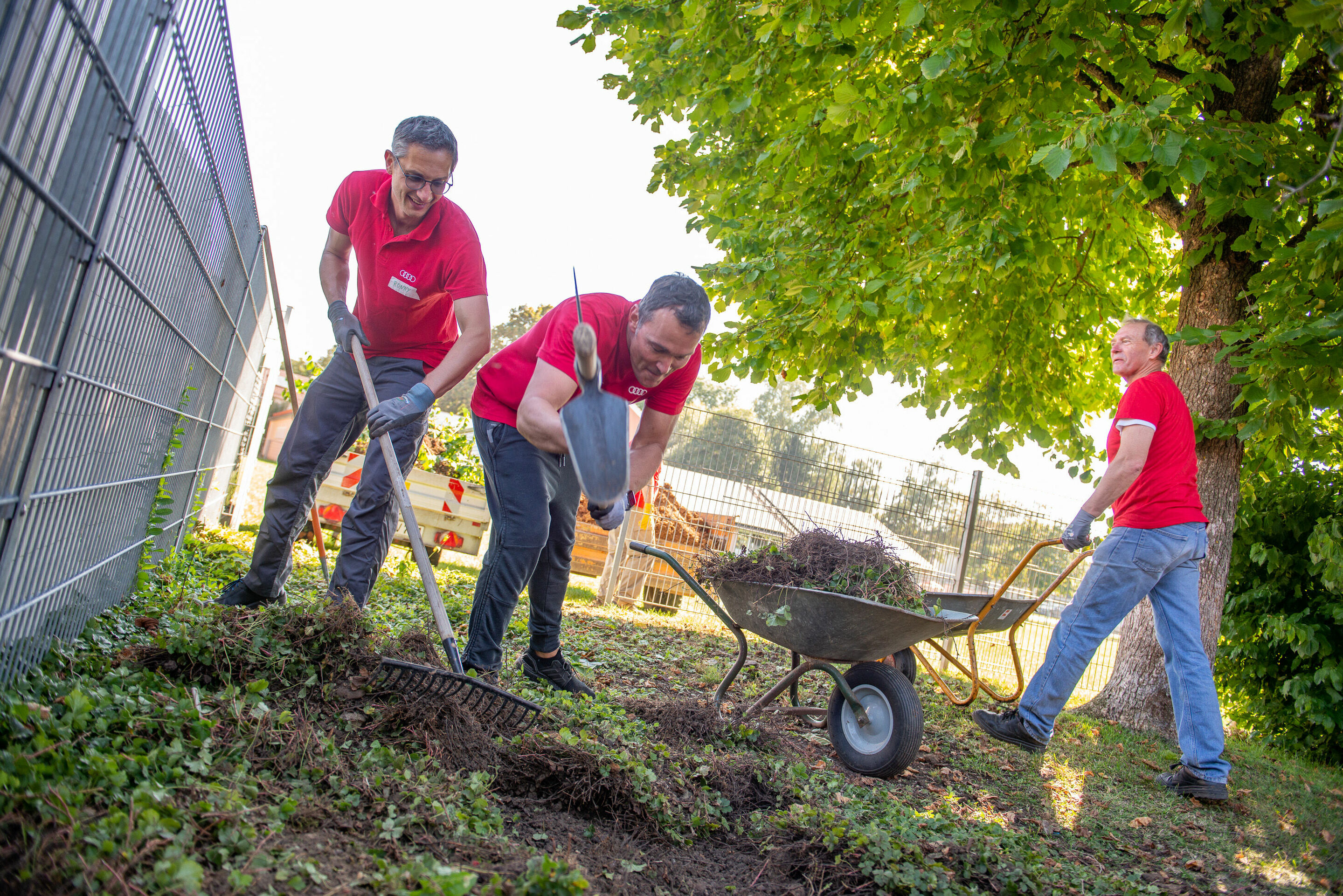 Audi Volunteer Day 2021, digital and analog: employees help in Ingolstadt and Neckarsulm - Audi volunteer day 2021: More than 250 Audi employees have engaged in around 50 projects during their free time in support of social welfare institutions at both...