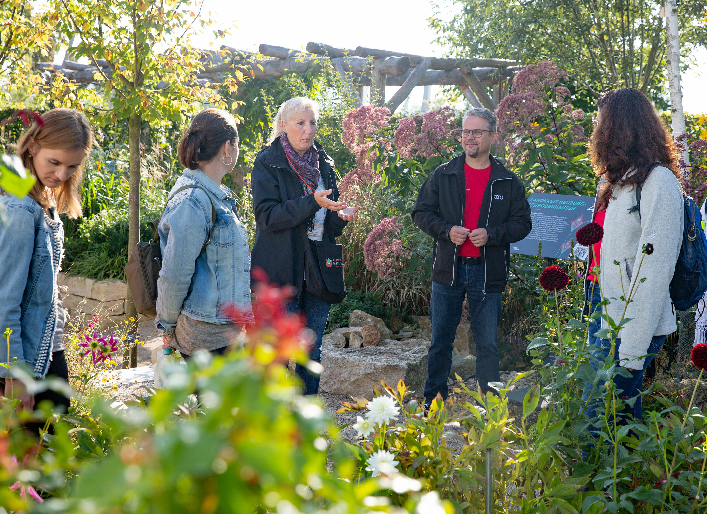 Audi Volunteer Day 2021, digital and analog: employees help in Ingolstadt and Neckarsulm - Audi volunteer day 2021: More than 250 Audi employees have engaged in around 50 projects during their free time in support of social welfare institutions at both...