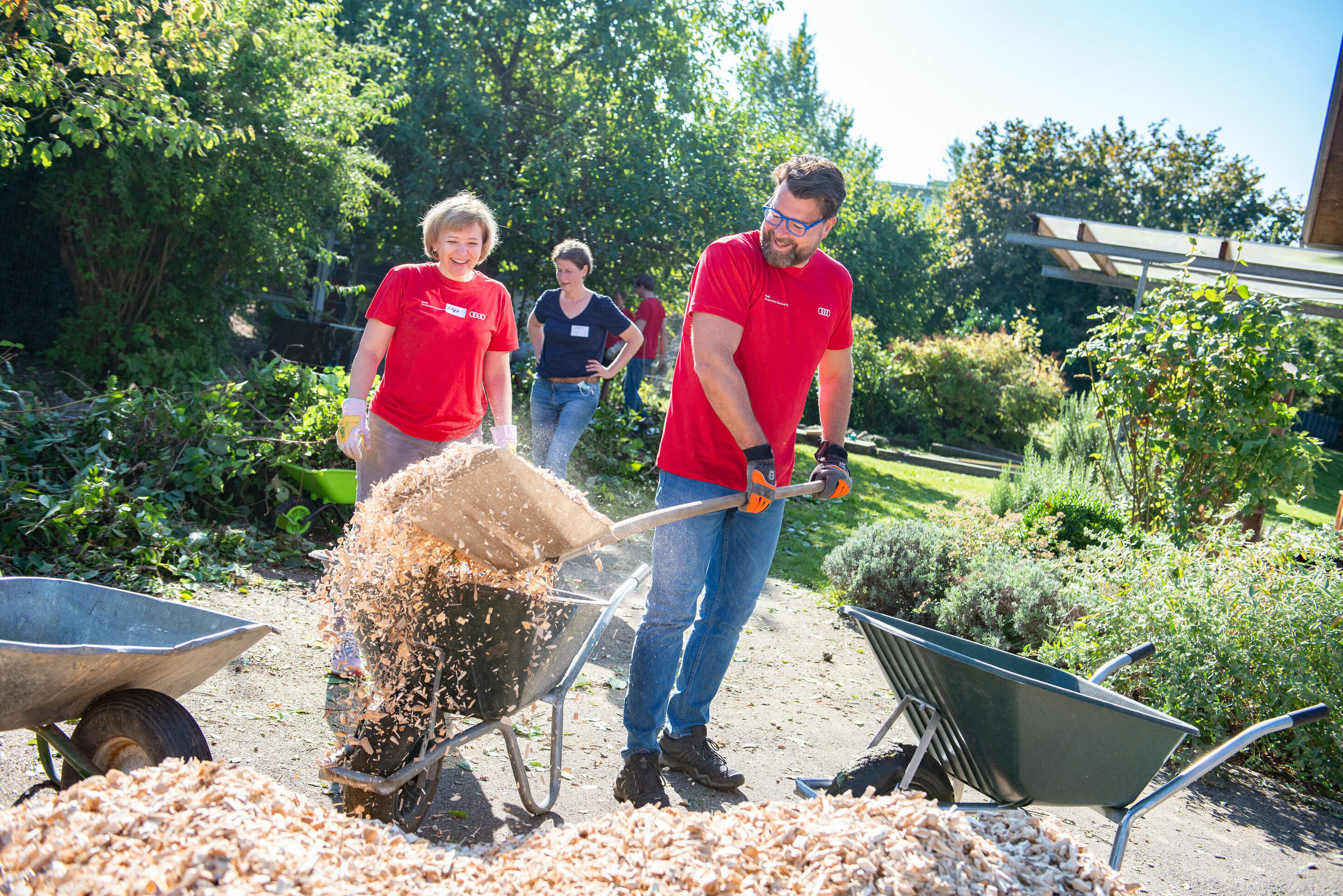 Audi Volunteer Day 2021, digital and analog: employees help in Ingolstadt and Neckarsulm - Audi volunteer day 2021: More than 250 Audi employees have engaged in around 50 projects during their free time in support of social welfare institutions at both...