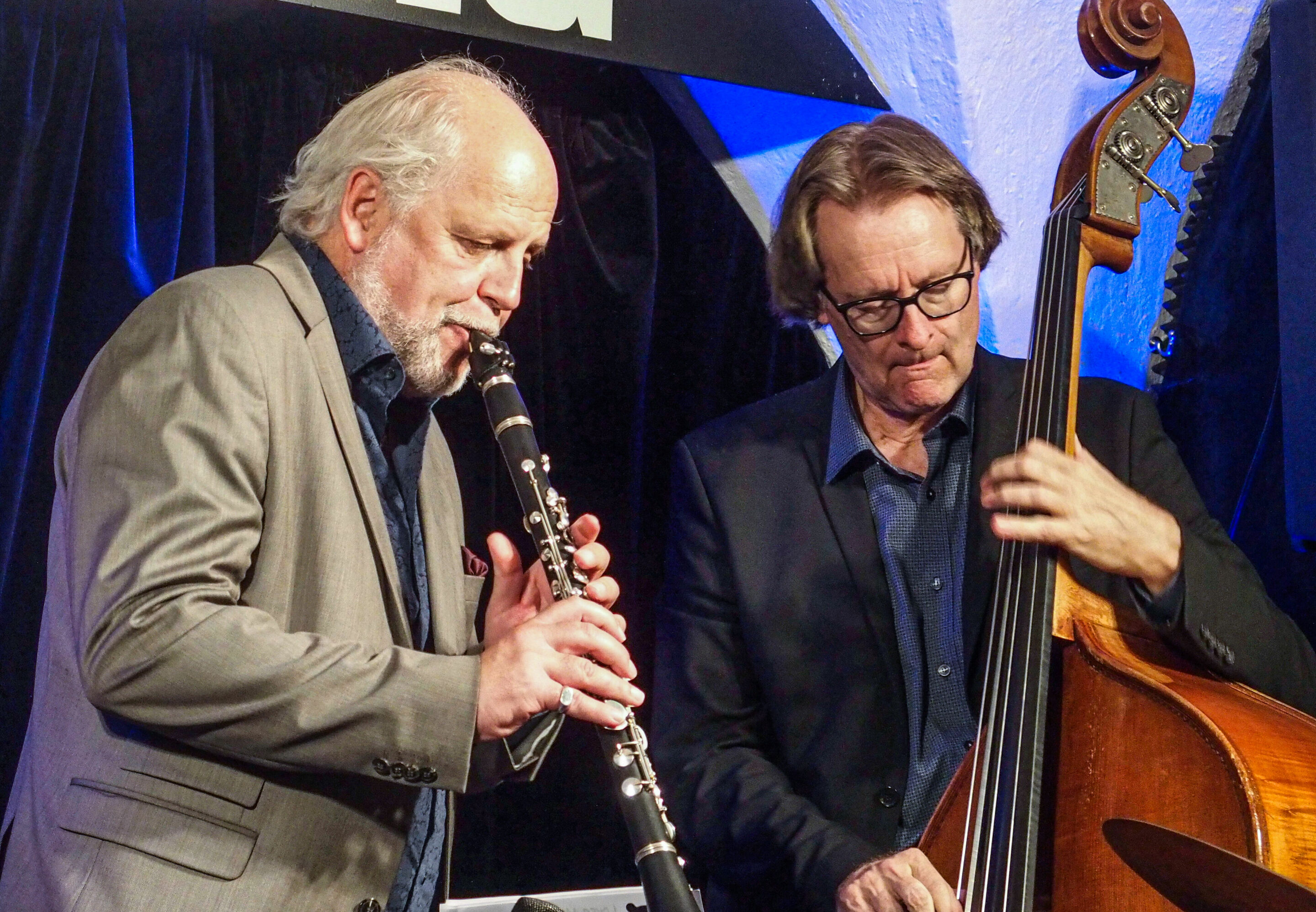 After Work Jazz Lounge - Klarinettist Stephan Holstein und Bassist Thomas Stabenow treten in der After Work Jazz Lounge auf.