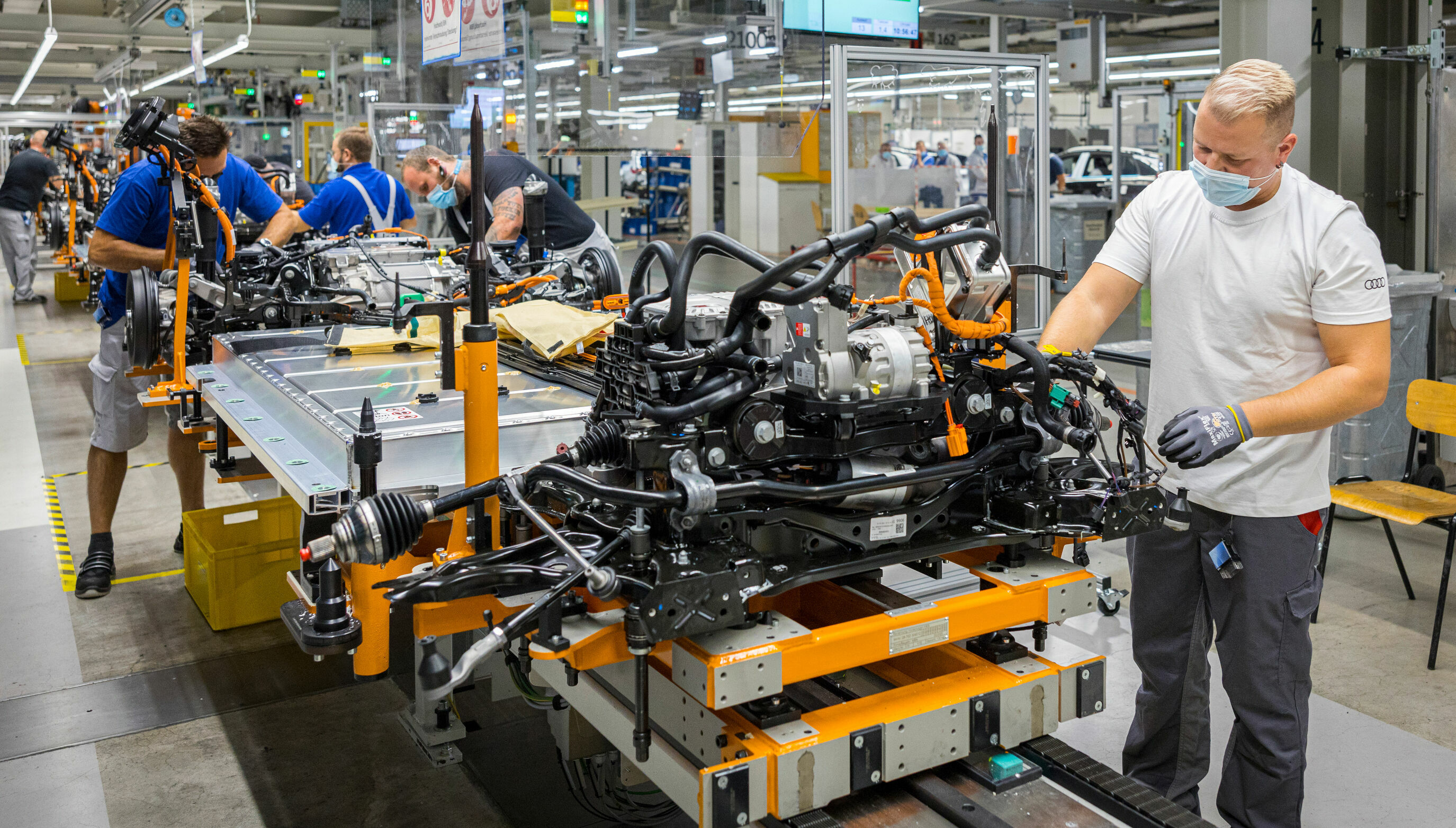 Erfolgsmodell Q4 e-tron: Audi setzt beim Umstieg in die Elektromobilität auf Konzernsynergien - Audi Q4 e-tron in Zwickau: Audi setzt beim Umstieg in die Elektromobilität auf Konzernsynergien.