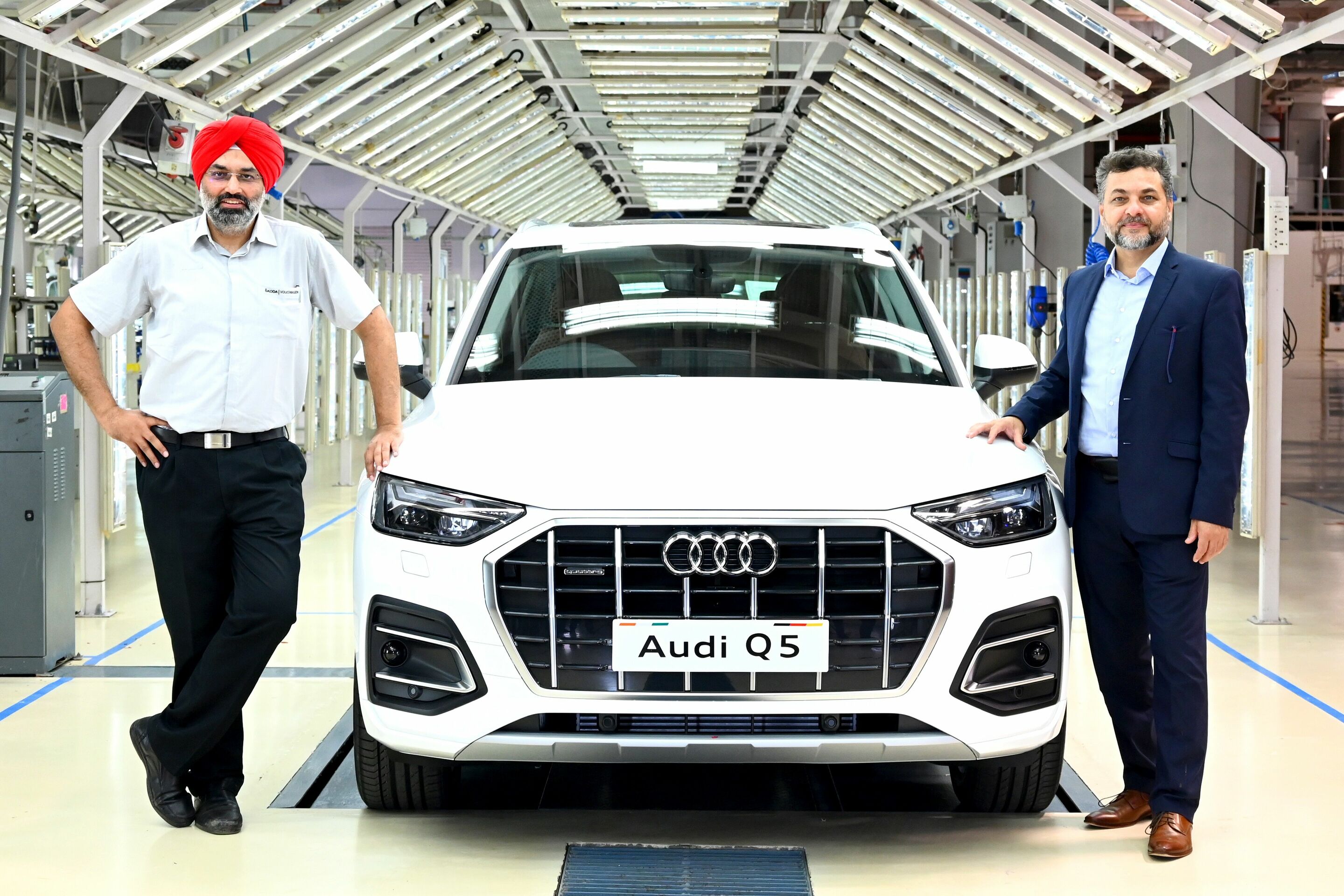 Audi am Standort Aurangabad - Gurpratap Boparai, Geschäftsführer SAVWIPL und Balbir Singh Dhillon, Leiter Audi India.