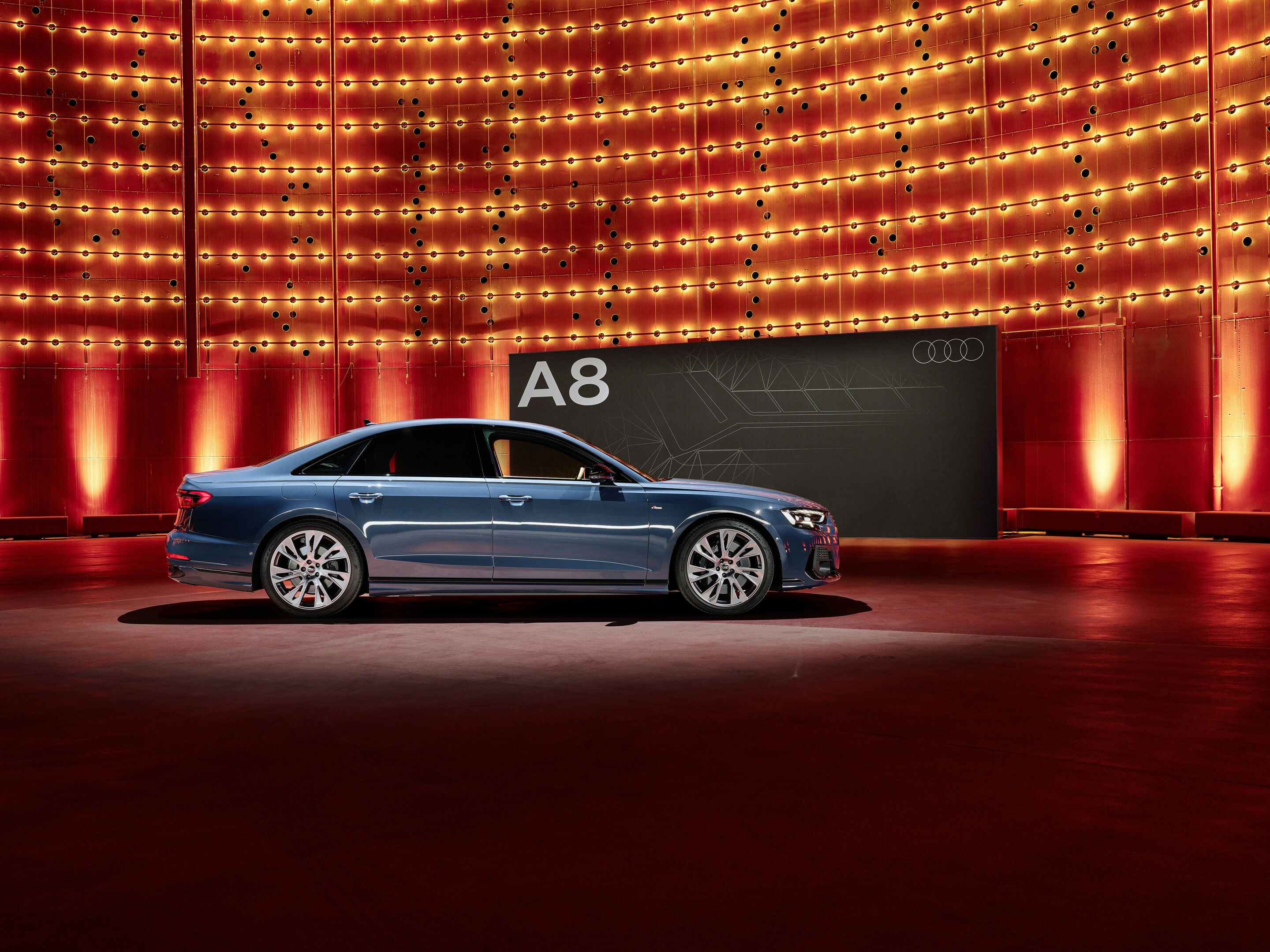 Audi A8 - Static photo;
Color: Plasma blue