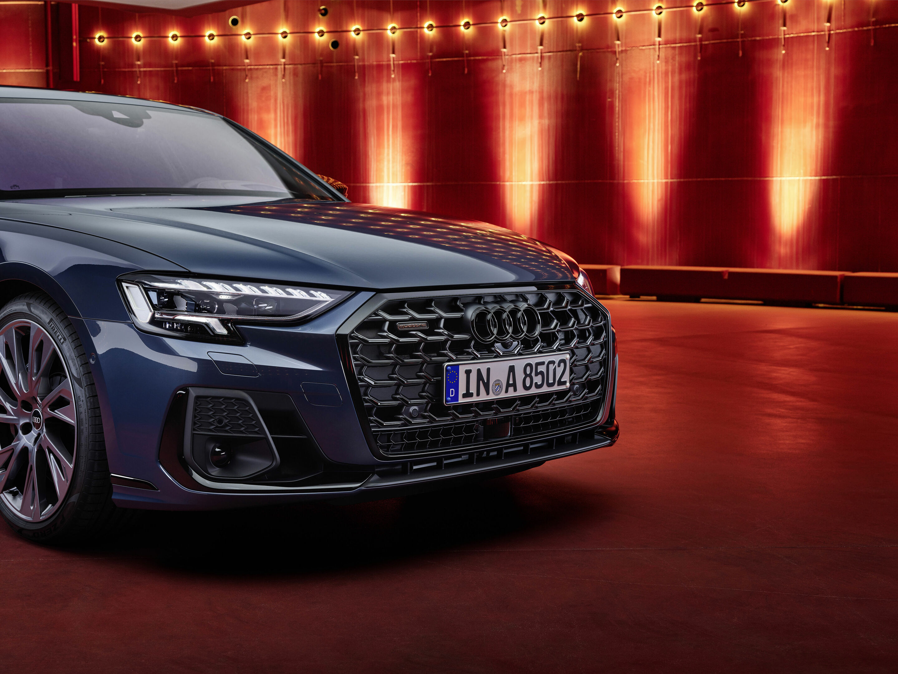 Audi A8 - Detail,
Color: Plasma blue