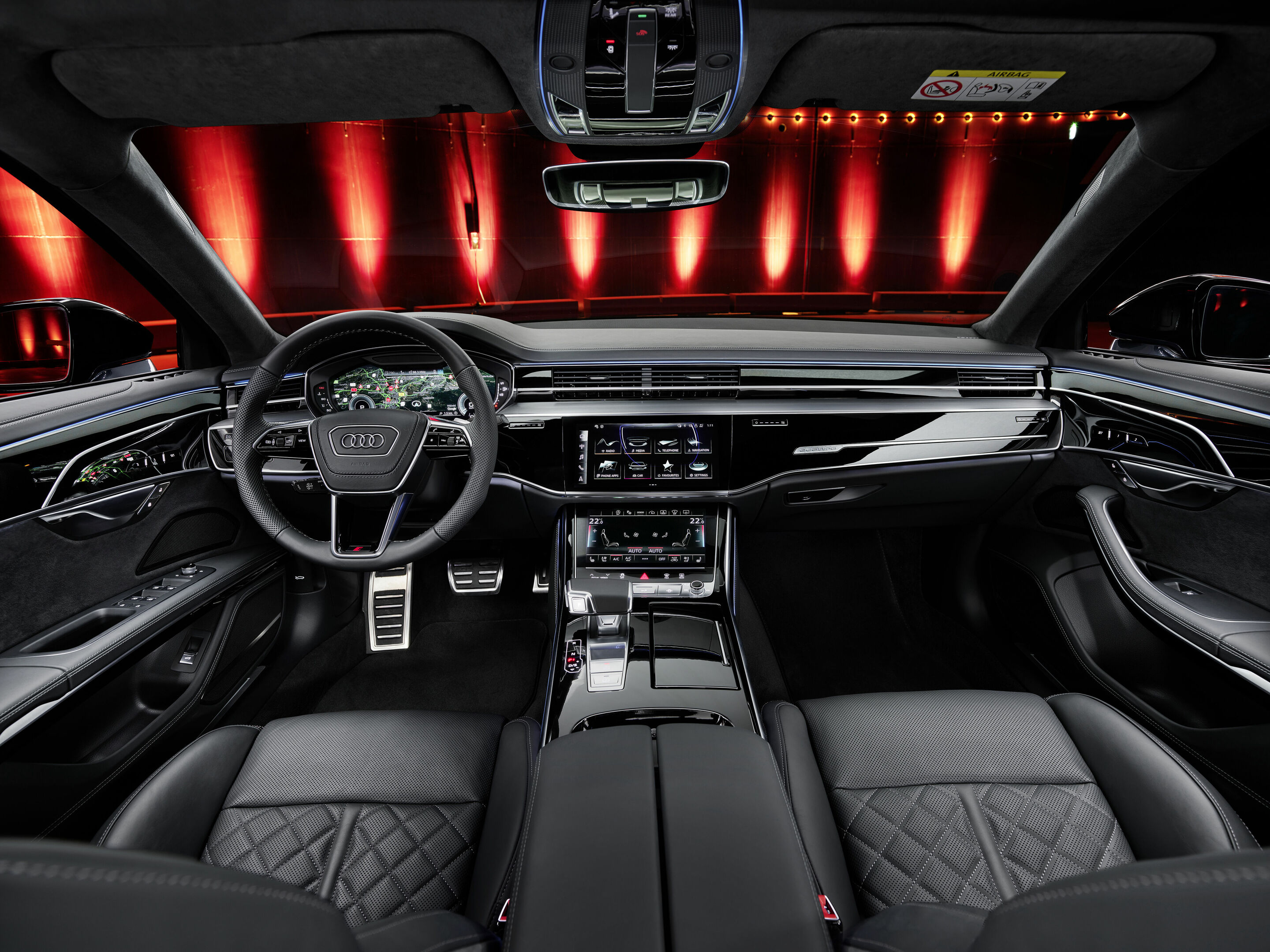 Audi A8 - Cockpit;
Farbe: Plasmablau