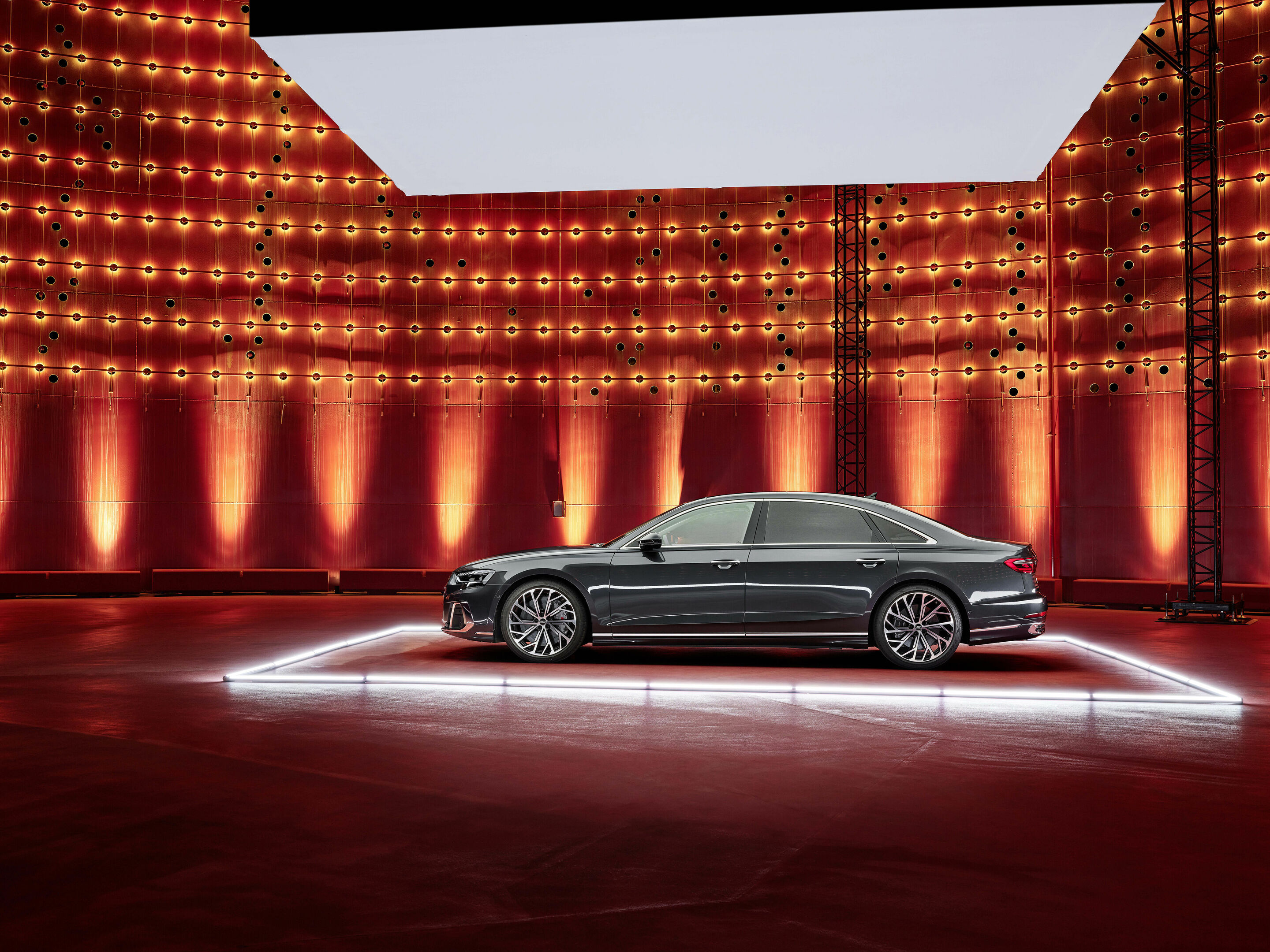 Audi A8 L - Static photo;
Color: Manhattan grey