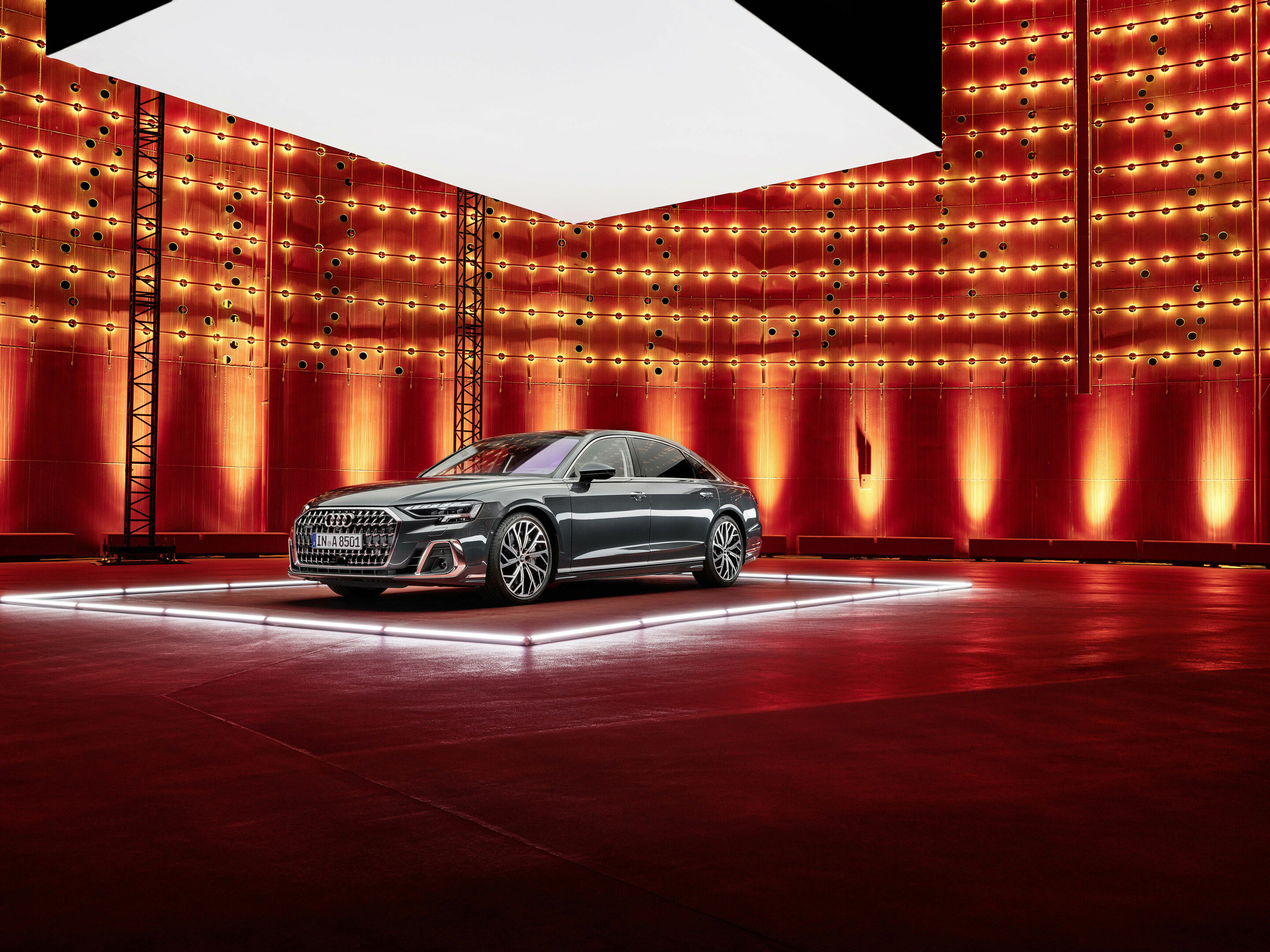 Audi A8 L - Standaufnahme;
Farbe: Manhattangrau