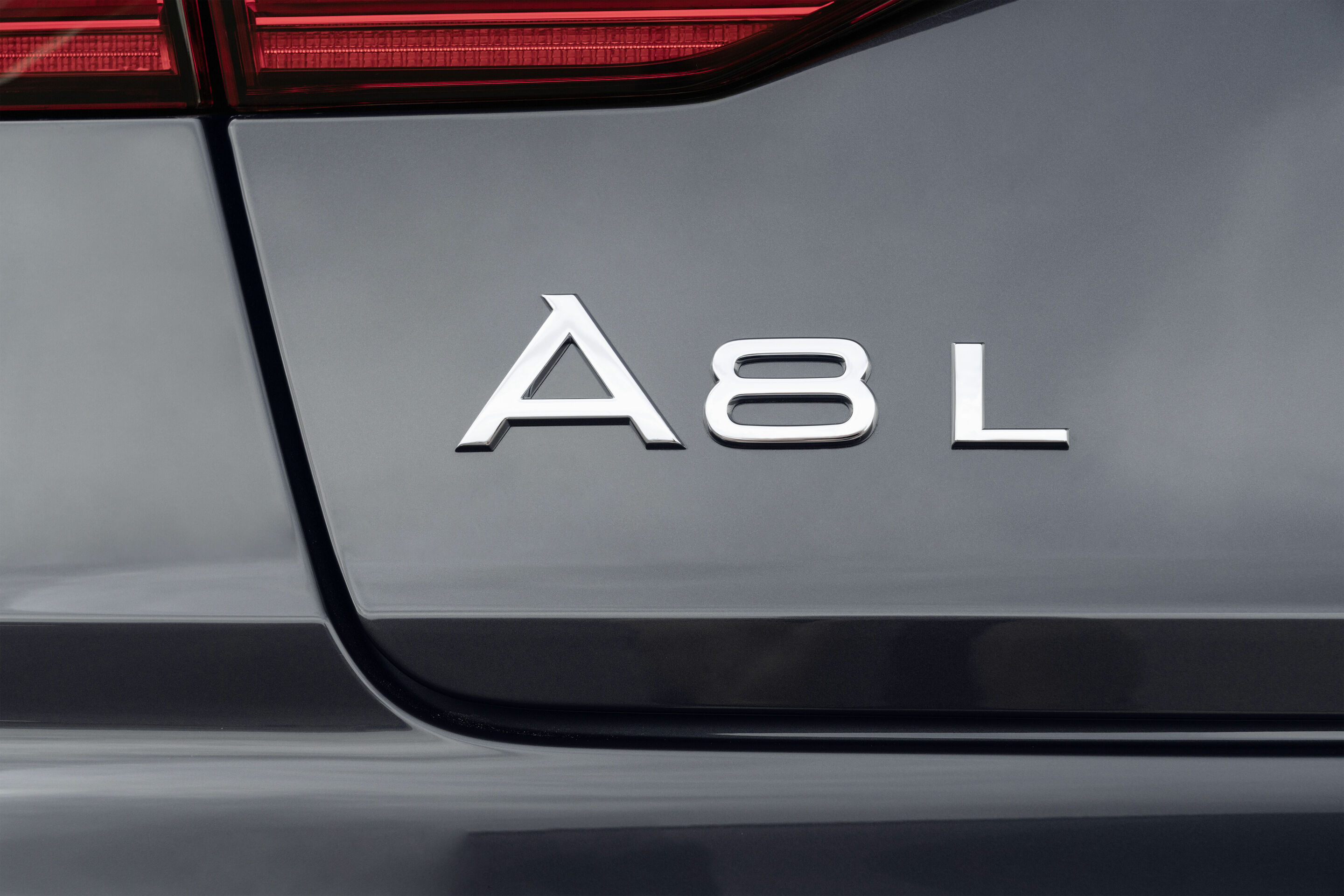 Audi A8 L - Detail;
Color: Manhattan grey