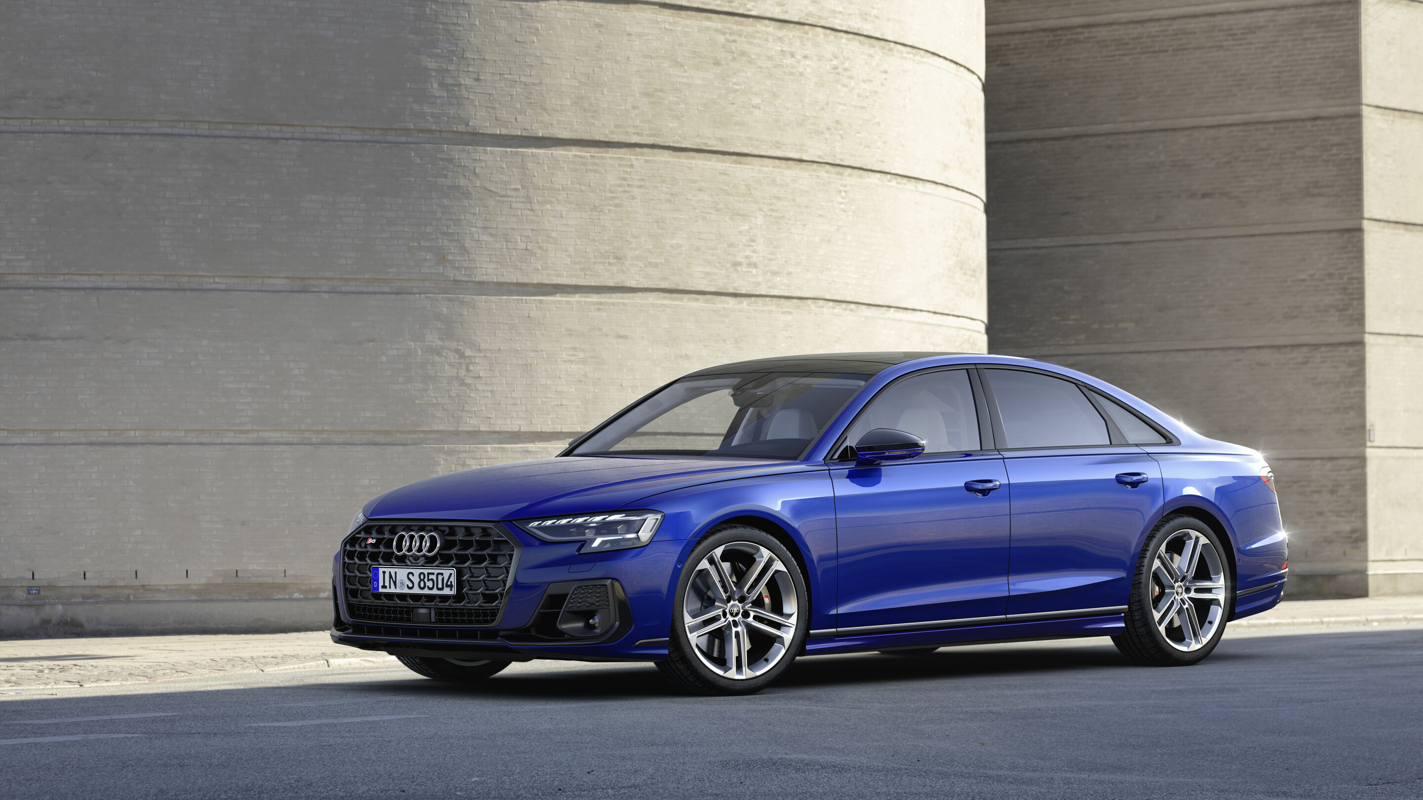 Audi S8 - Standaufnahme;
Farbe: Ultrablau