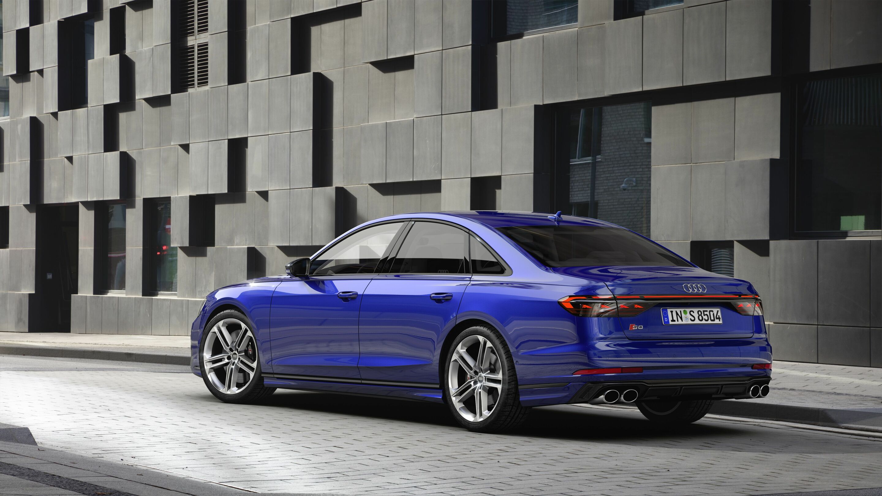 Audi S8 - Standaufnahme;
Farbe: Ultrablau