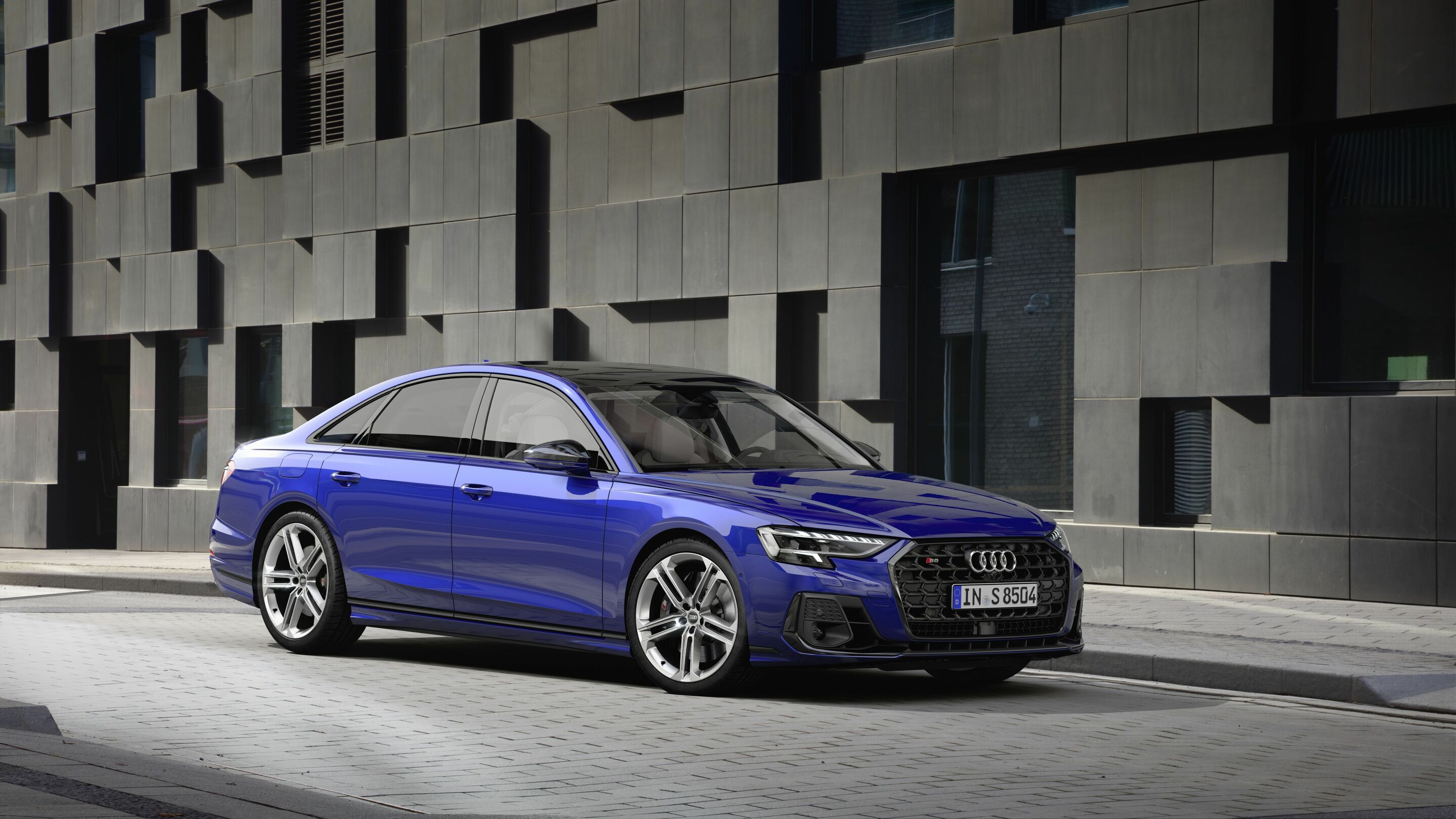 Audi S8 - Standaufnahme;
Farbe: Ultrablau