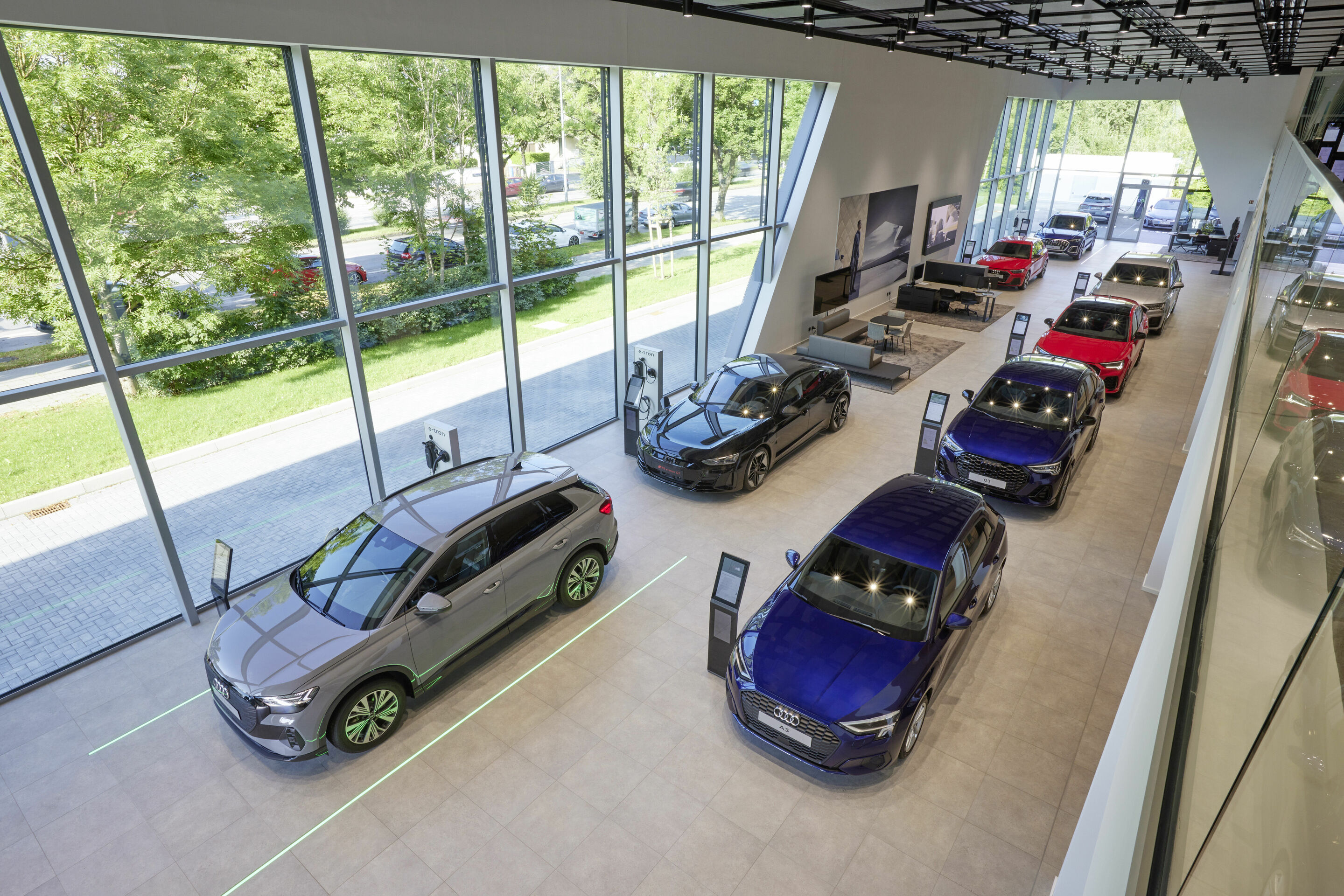 Digital und persönlich: Audi Handel als ganzheitliches Markenerlebnis für Kund_innen - Digital und persönlich: Audi Handel als ganzheitliches Markenerlebnis für Kund_innen