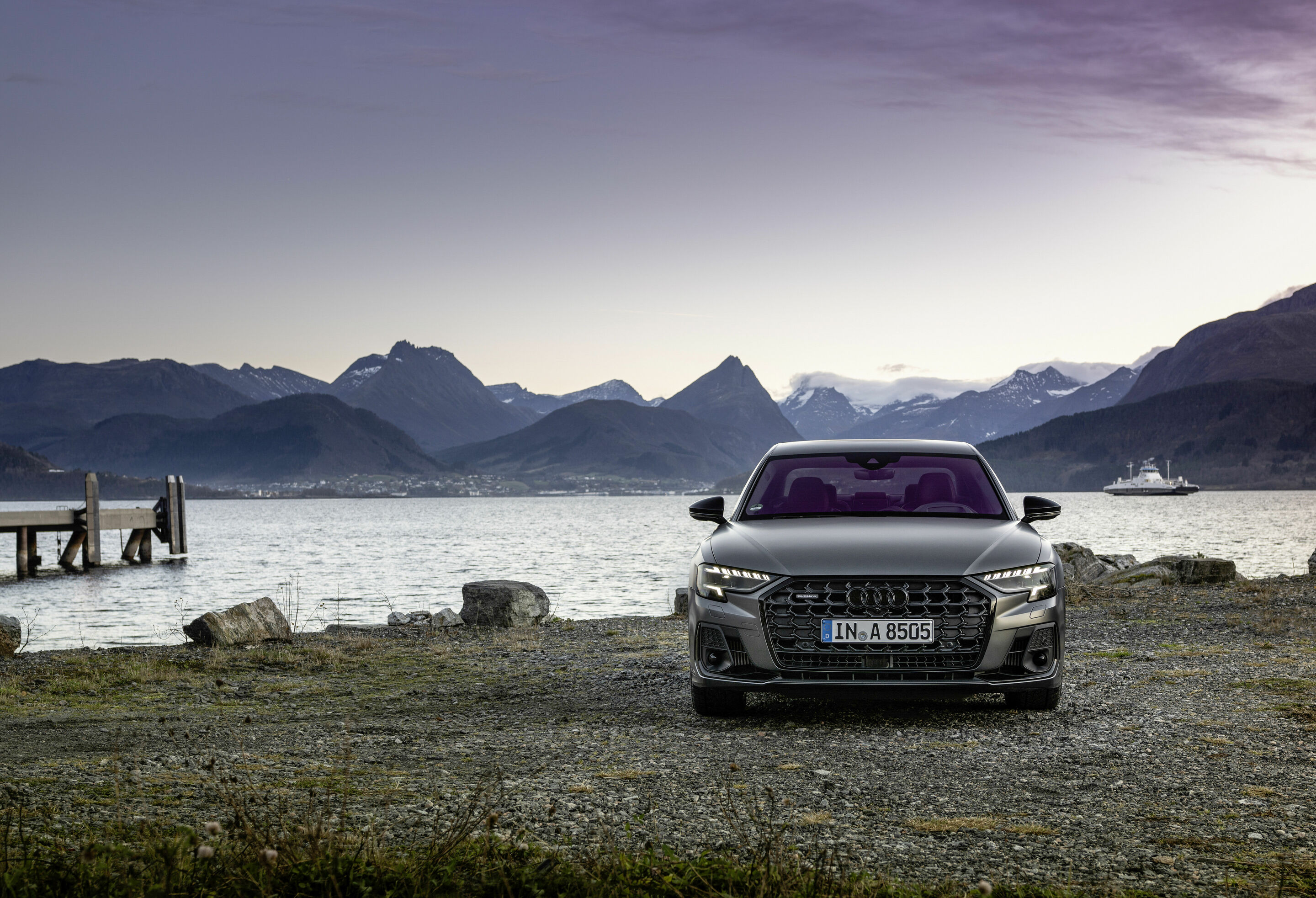 Audi A8 - Standaufnahme
Farbe: Daytonagrau Matteffekt