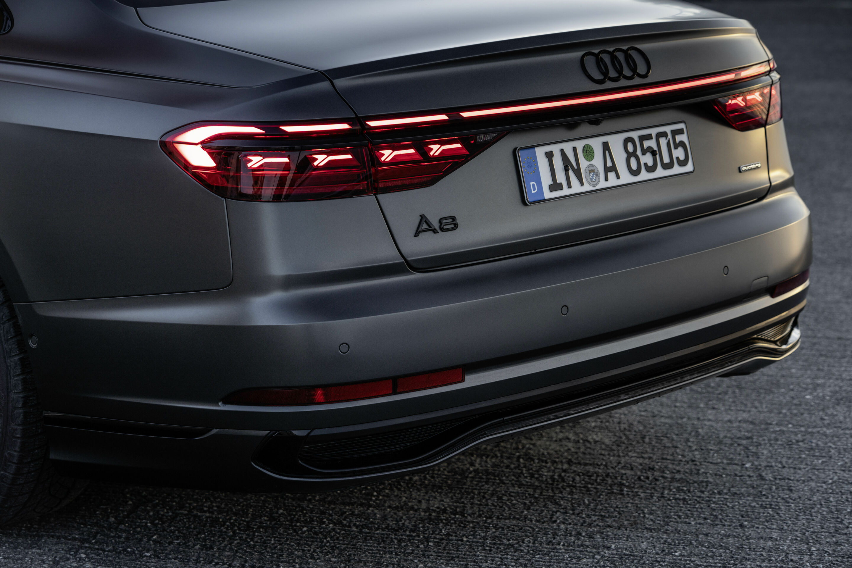 Audi A8 - Detail,
Farbe: Daytonagrau Matteffekt