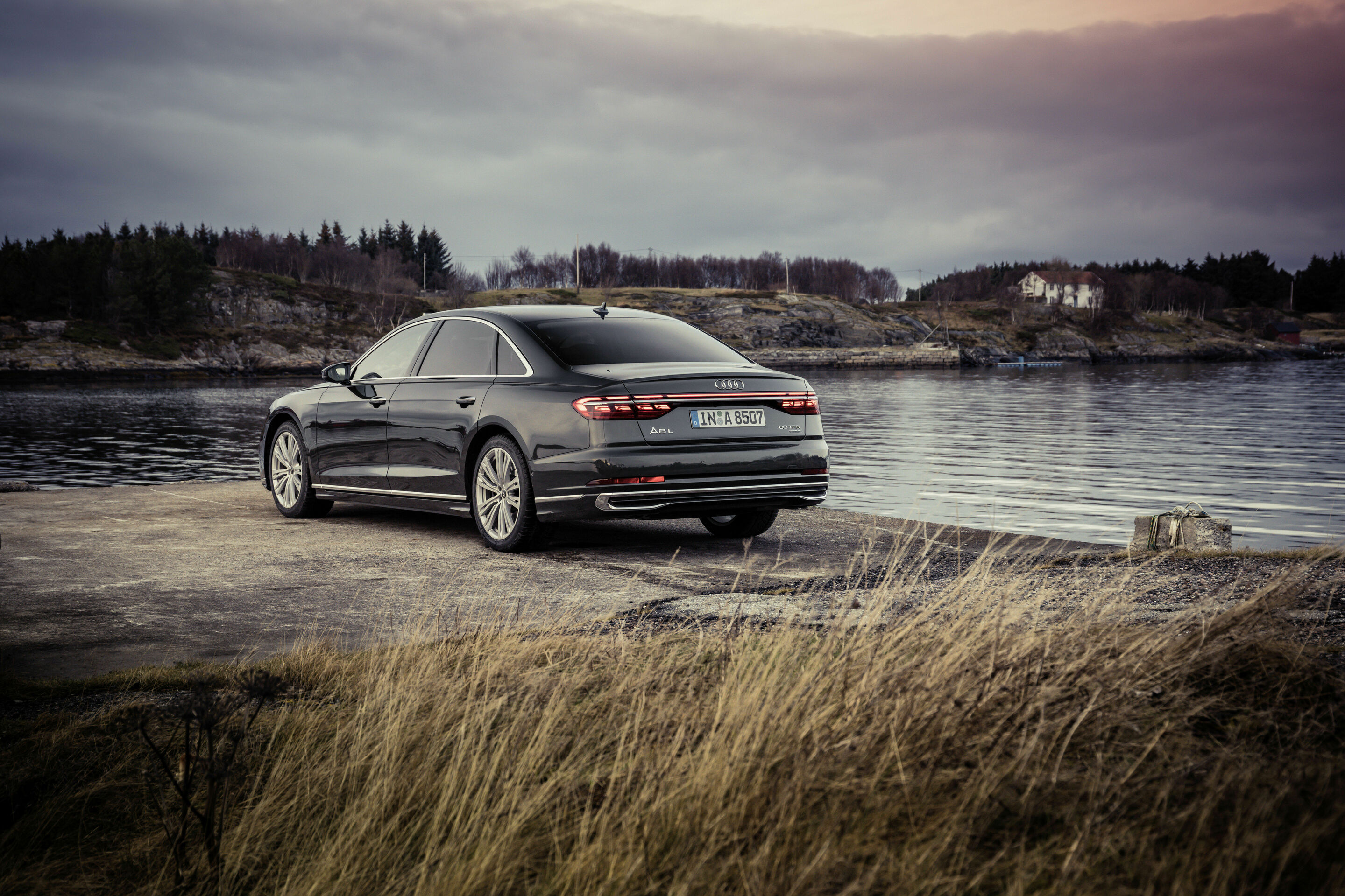 Audi A8 L - Standaufnahme,
Farbe: Manhattan grau