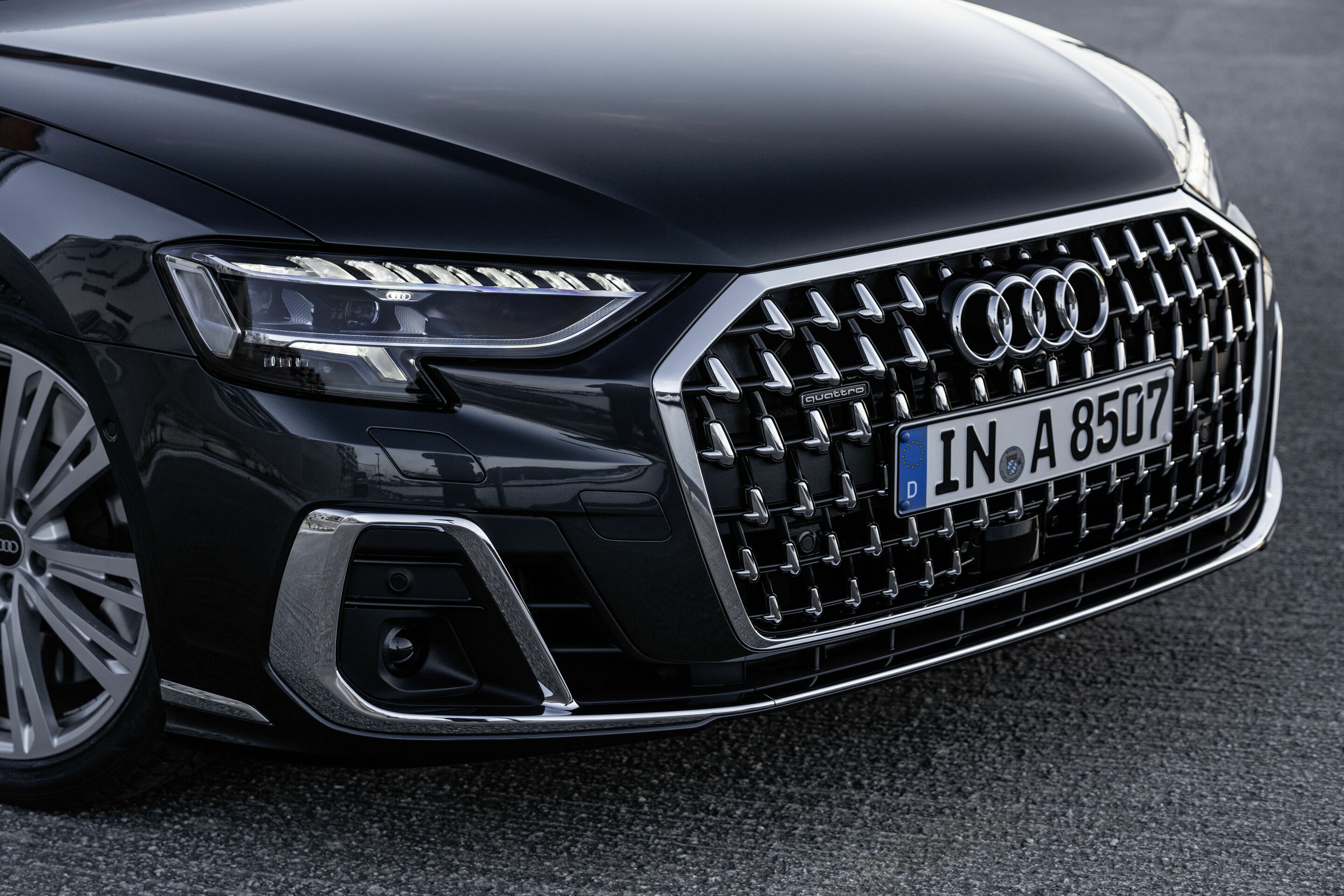 Audi A8 L - Detail,
Color: Manhattan grey