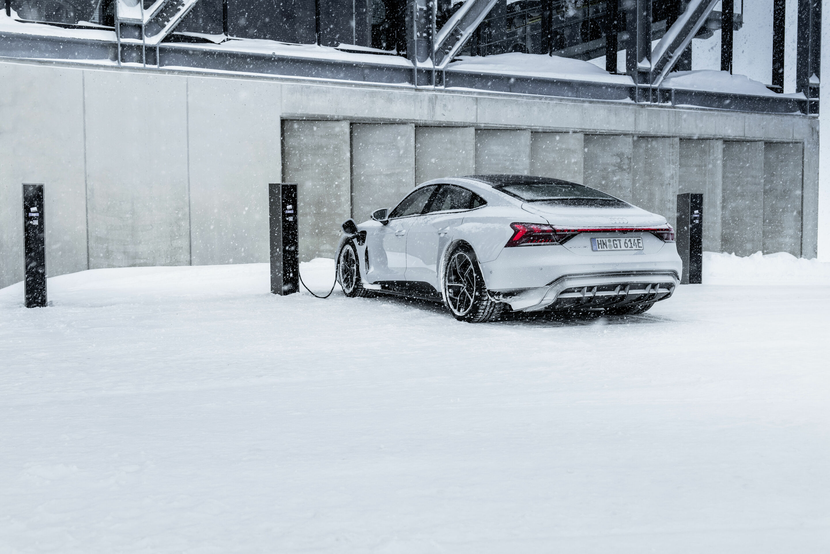 Audi e-tron GT quattro - Laden
Standaufnahme,
Farbe: Suzukagrau