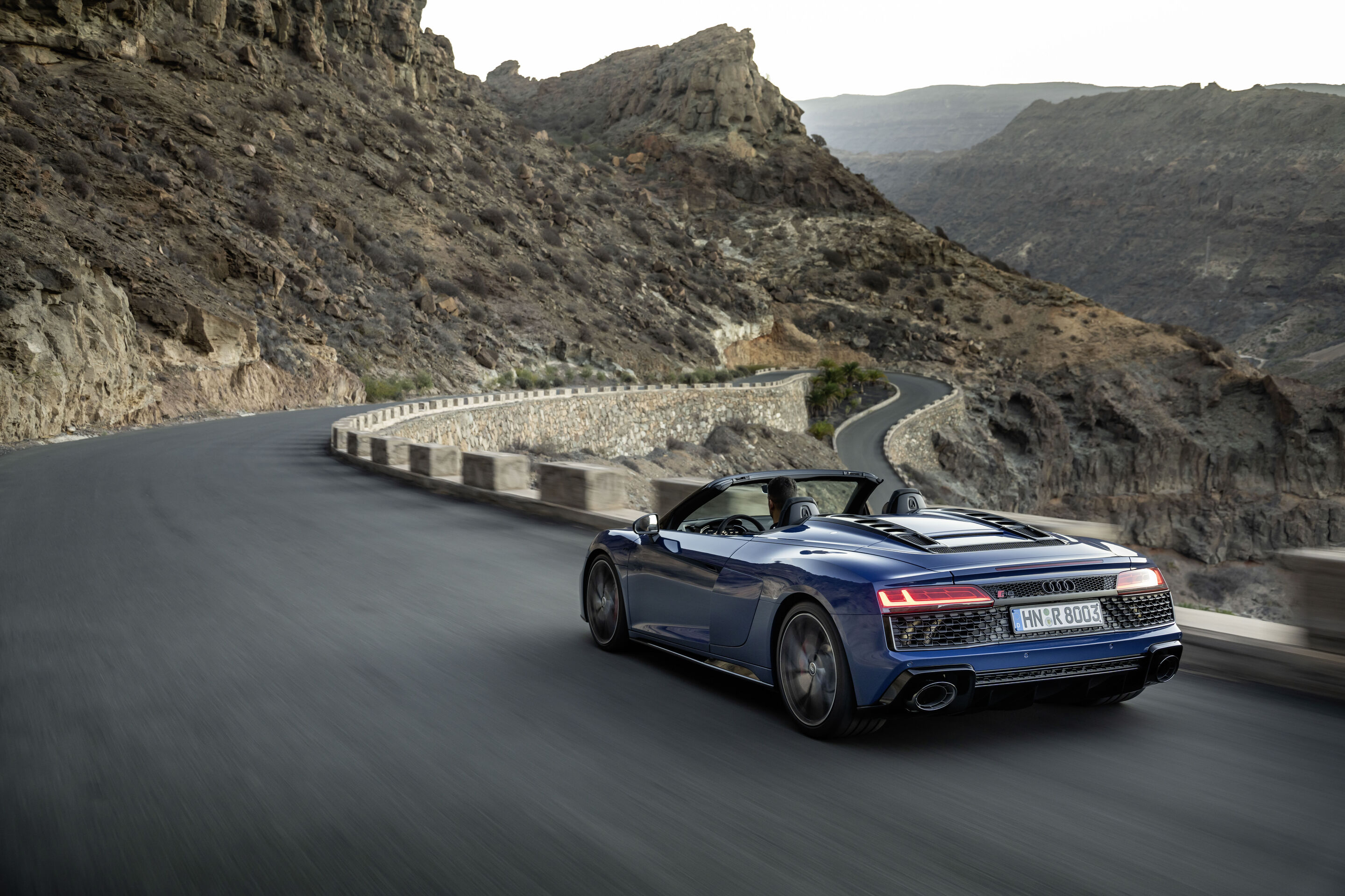 Audi R8 Spyder V10 performance RWD (until 2024) - Dynamic photo,
Colour: Ascari Blue metallic
