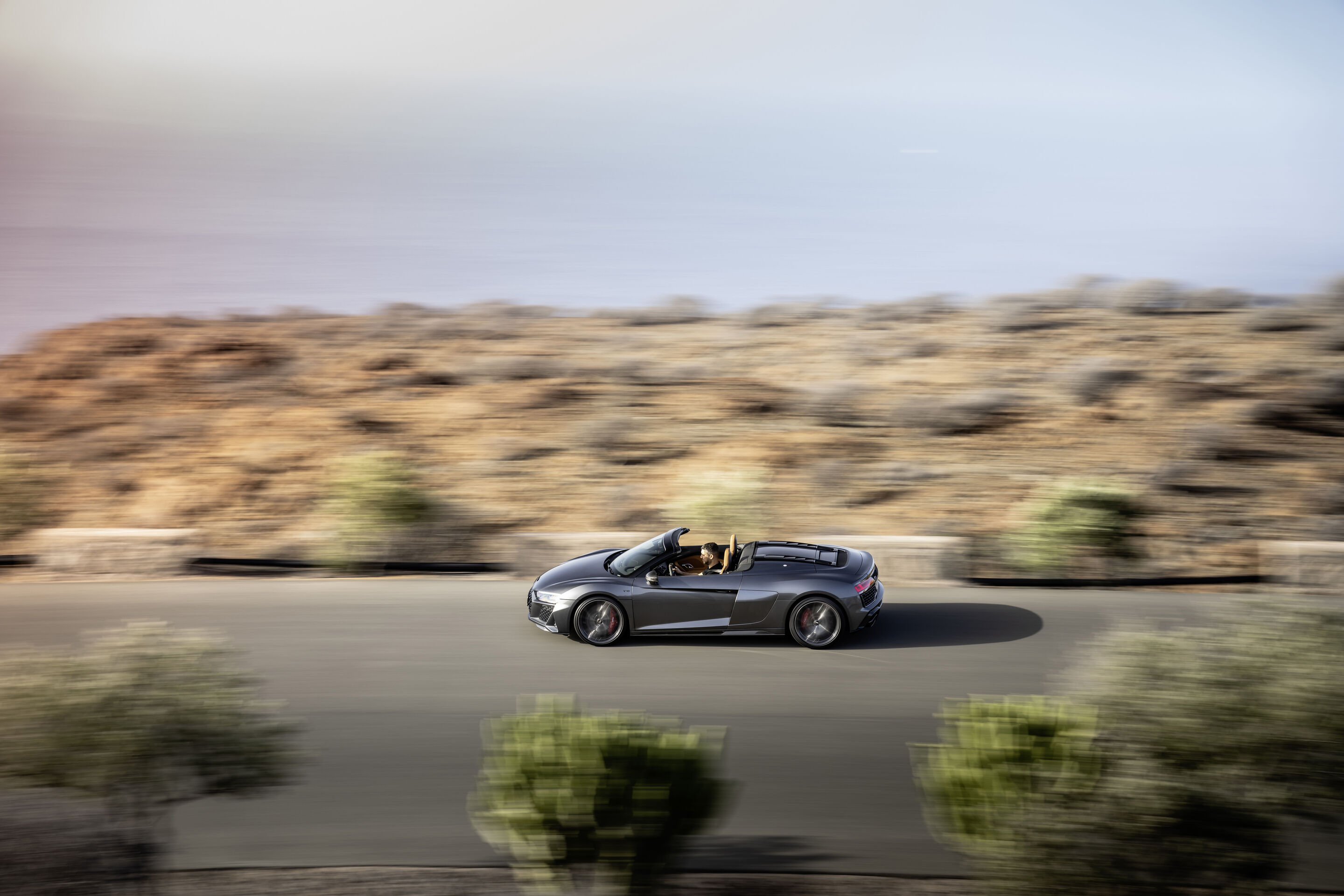 Audi R8 Spyder V10 performance RWD (until 2024) - Dynamic photo
Colour: Daytona gray metallic