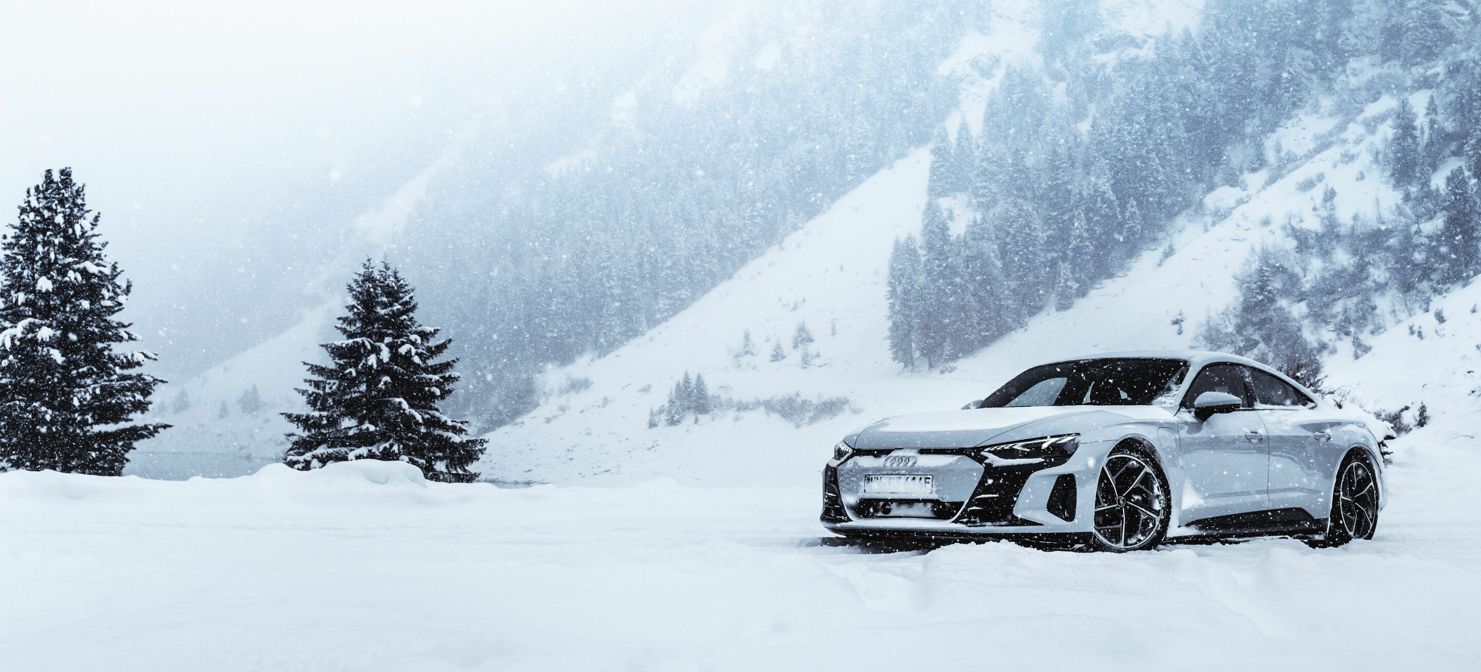 AUDI AG - Glückliche Festtage
und ein gesundes sowie erfüllendes neues Jahr.