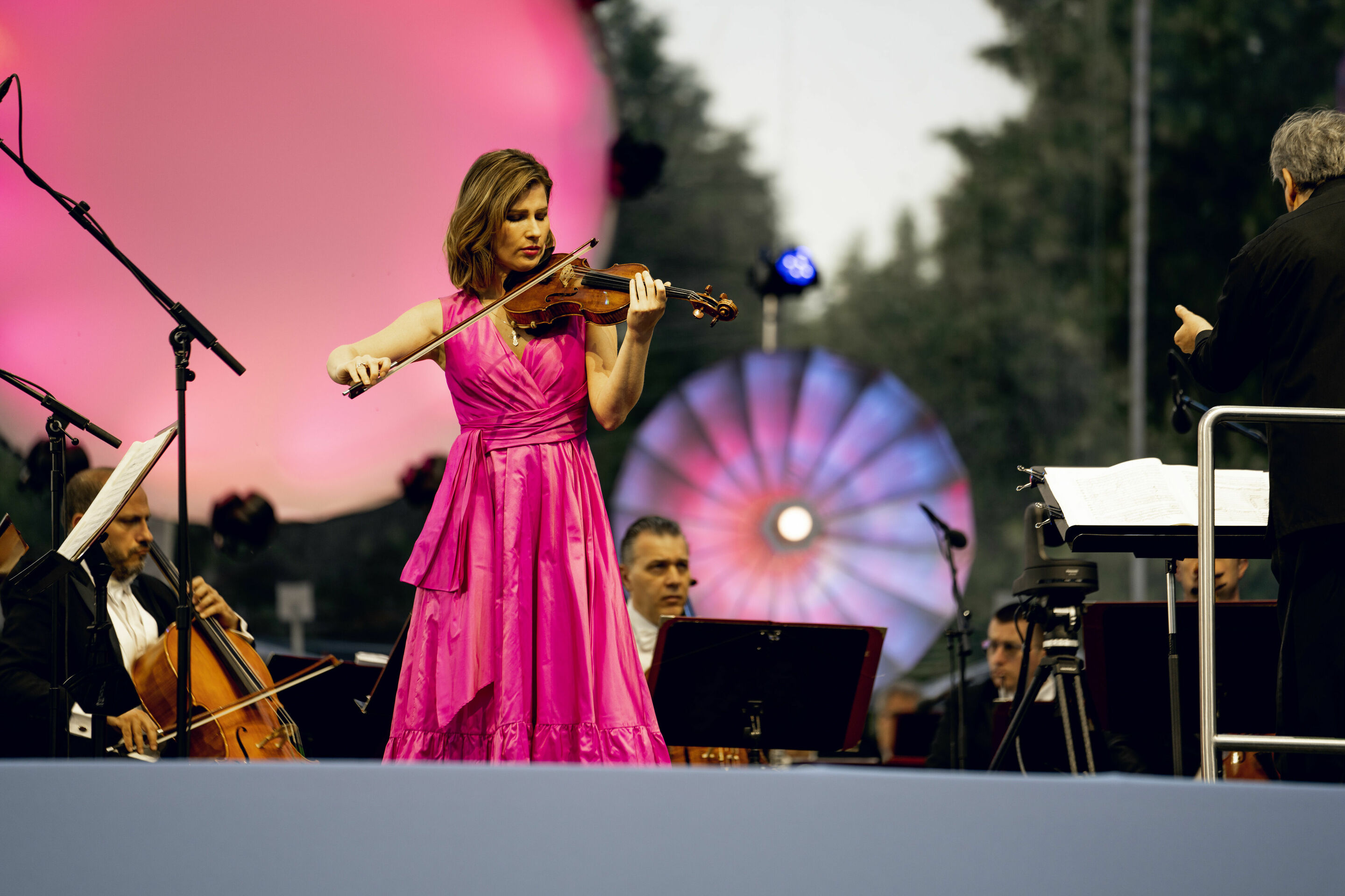 Audi Sommerkonzerte 2022: Lisa Batiashvili plant „inspirierendes und visionäres Programm“ - Die georgisch-stämmige deutsche Violinistin Lisa Batiashvili ist seit 2019 künstlerische Leiterin der Audi Sommerkonzerte in Ingolstadt. Dank ihrer internationalen...