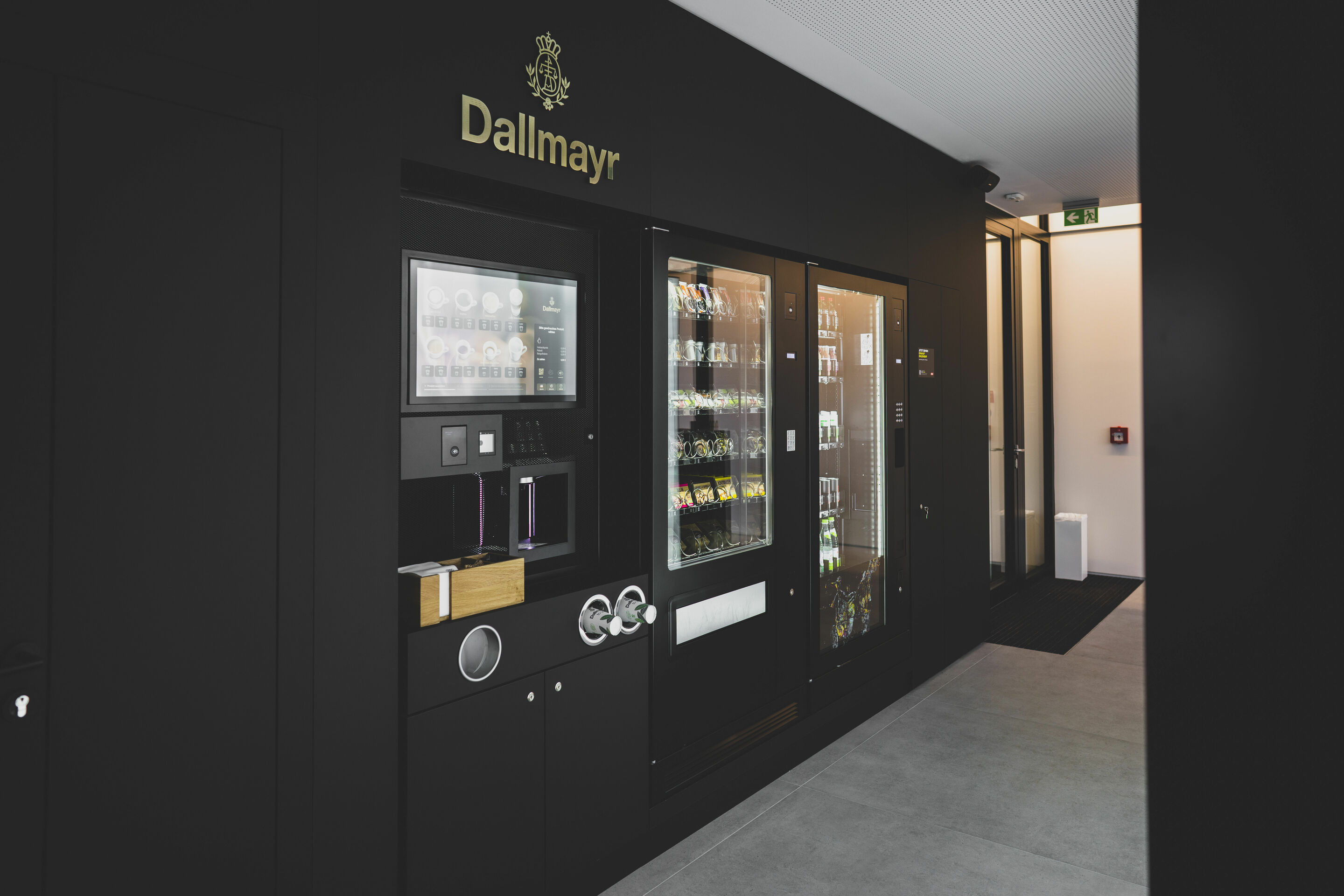 World first: start of the Audi charging hub as an urban quick-charing concept - Audi charging hub: lounge area