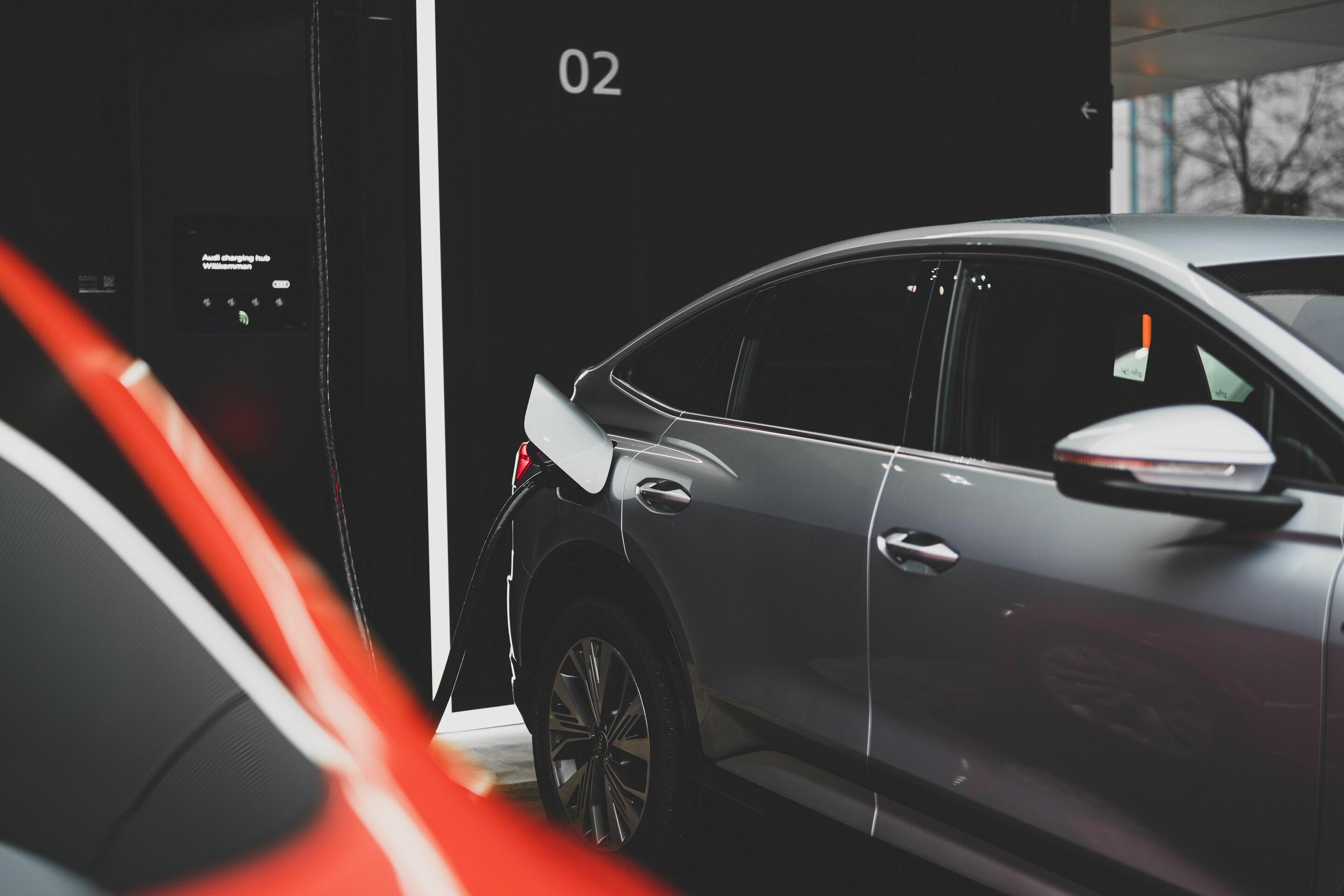 World first: start of the Audi charging hub as an urban quick-charing concept - Audi charging hub