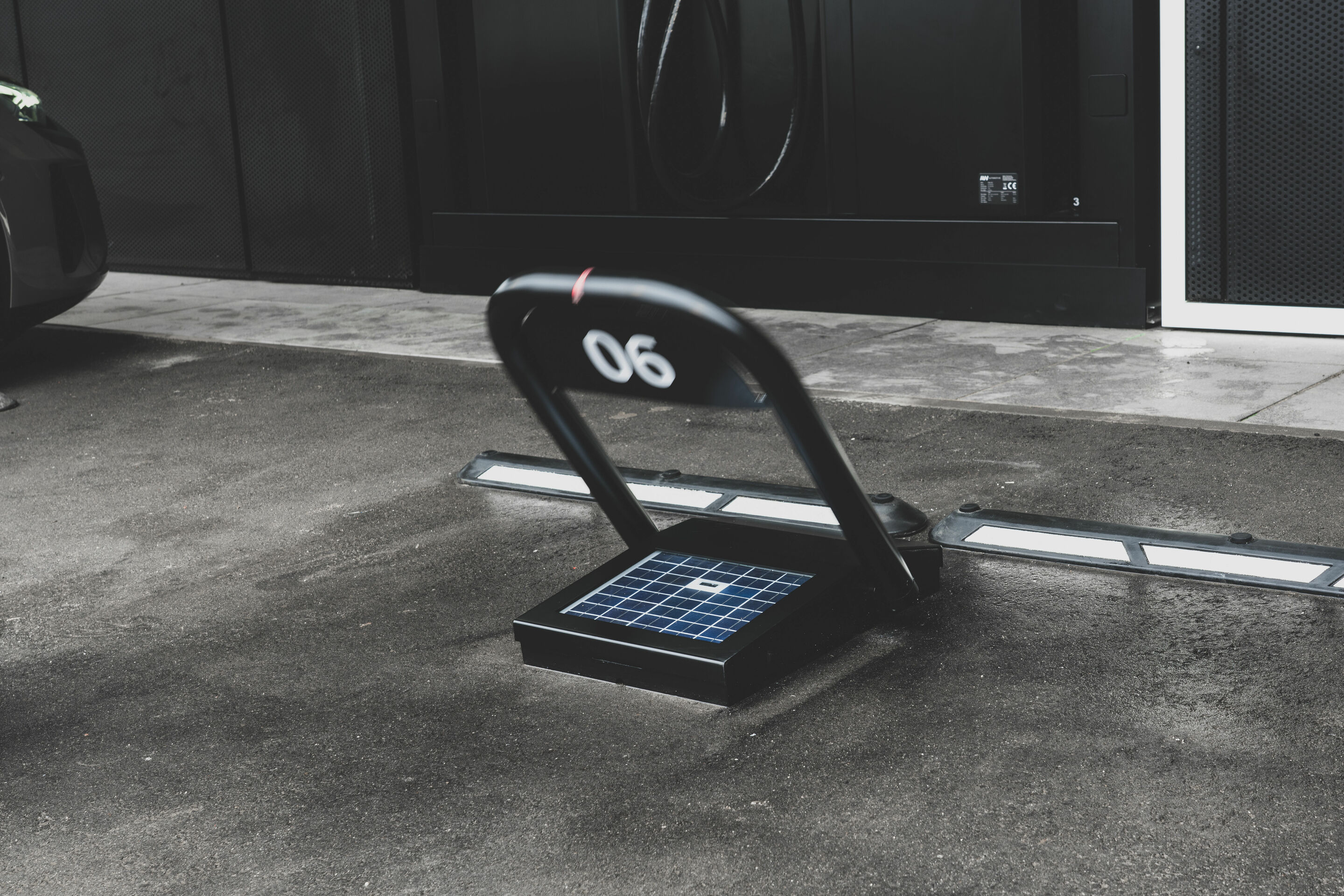 Weltneuheit: Start des Audi charging hub als städtisches Schnellladekonzept - Audi charging hub: Lounge