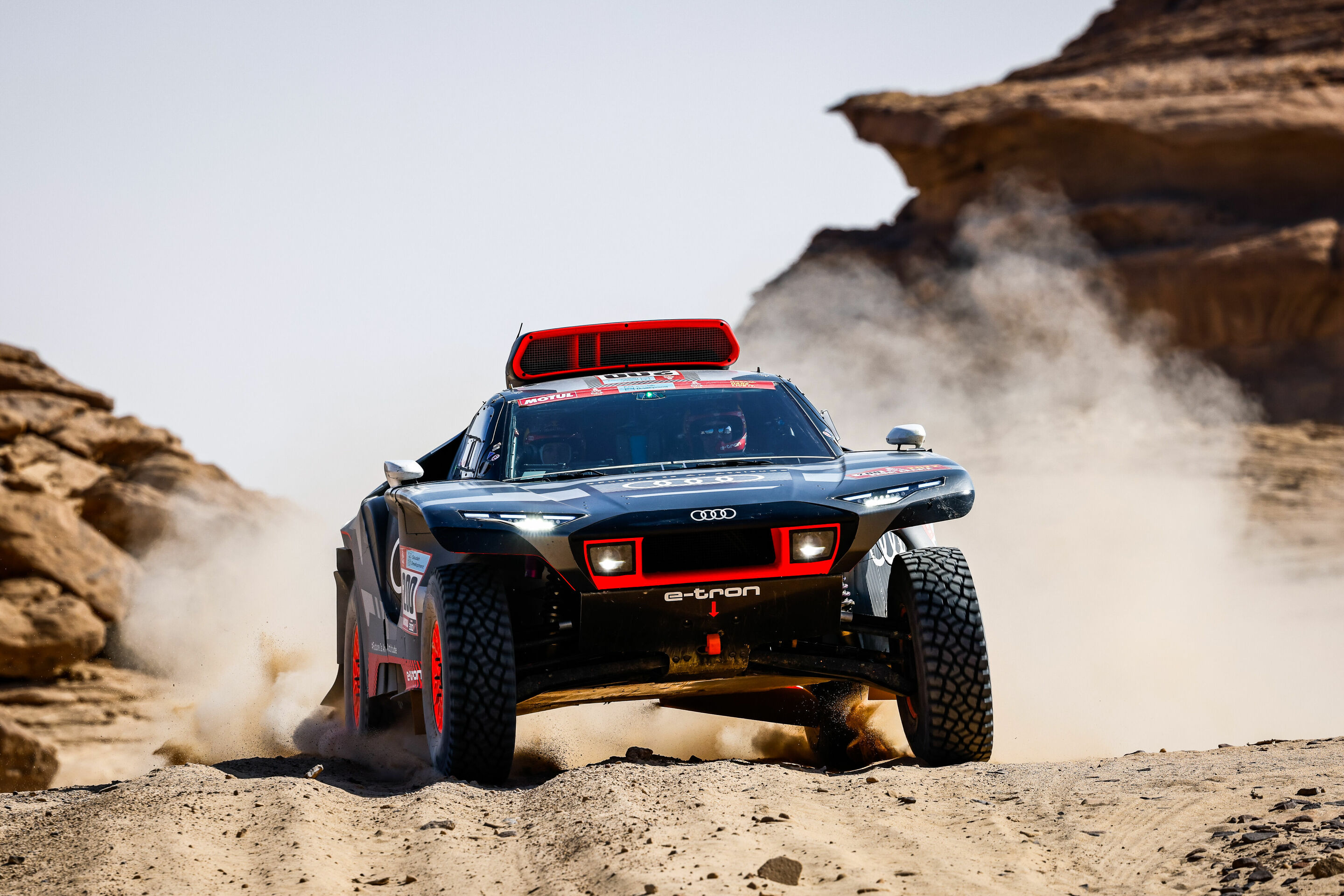 Dakar Rally 2022 - Audi RS Q e-tron #200 (Team Audi Sport), Stéphane Peterhansel/Edouard Boulanger