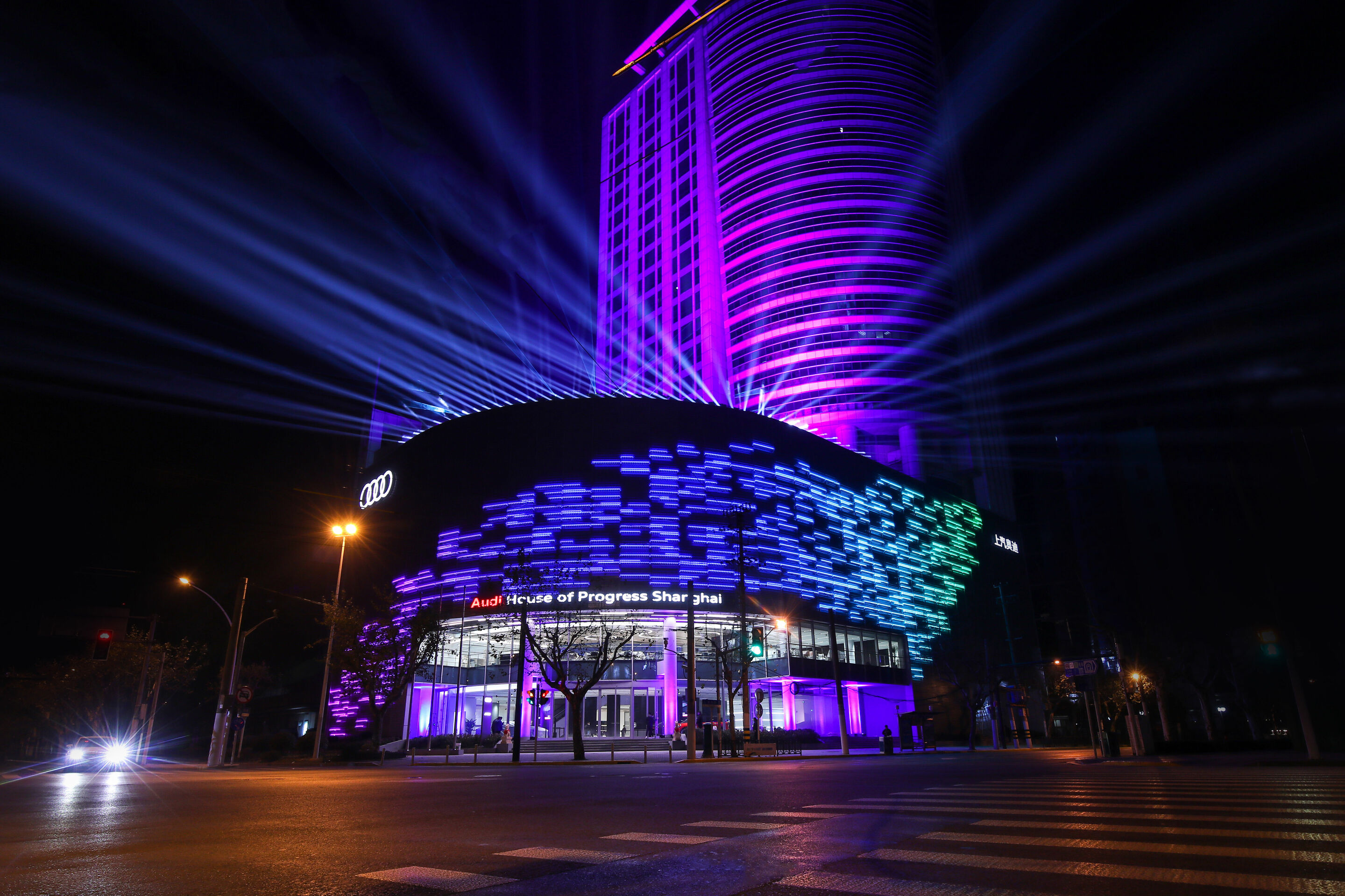 SAIC Audi opens the world’s largest Audi store in Shanghai - Futuristic: Audi's new House of Progress in Shanghai.