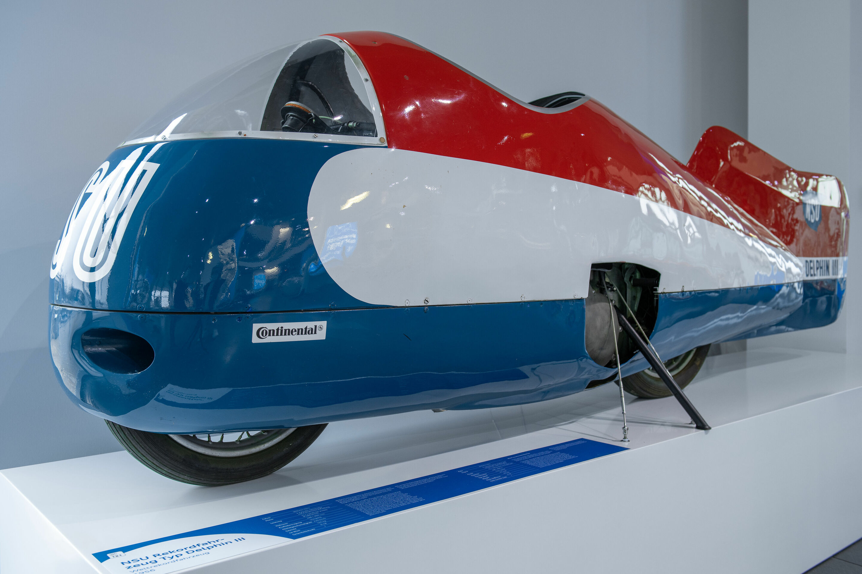 App ins Museum: Audi Tradition goes digital mit neuer Sonderausstellung „Der fünfte Ring“ - Exponat aus der neuen Sonderausstellung „Der fünfte Ring“ im Audi museum mobile: Delphin III fuhr im August 1956 sagenhafte 339 km/h schnell und erreichte damit...