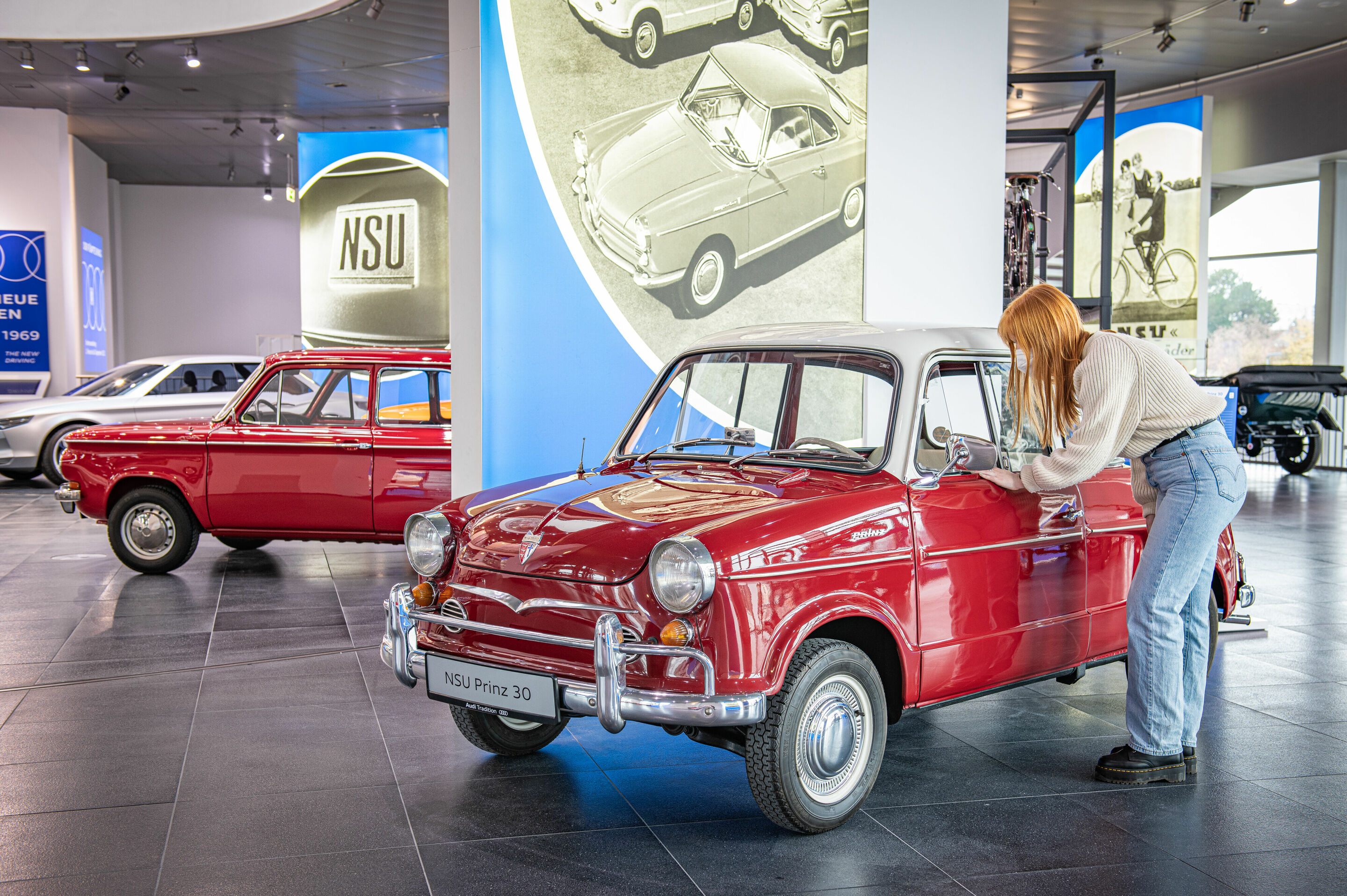 App ins Museum: Audi Tradition goes digital mit neuer Sonderausstellung „Der fünfte Ring“ - Exponat aus der neuen Sonderausstellung „Der fünfte Ring“ im Audi museum mobile: ein NSU Prinz 30 aus dem Jahr 1960.