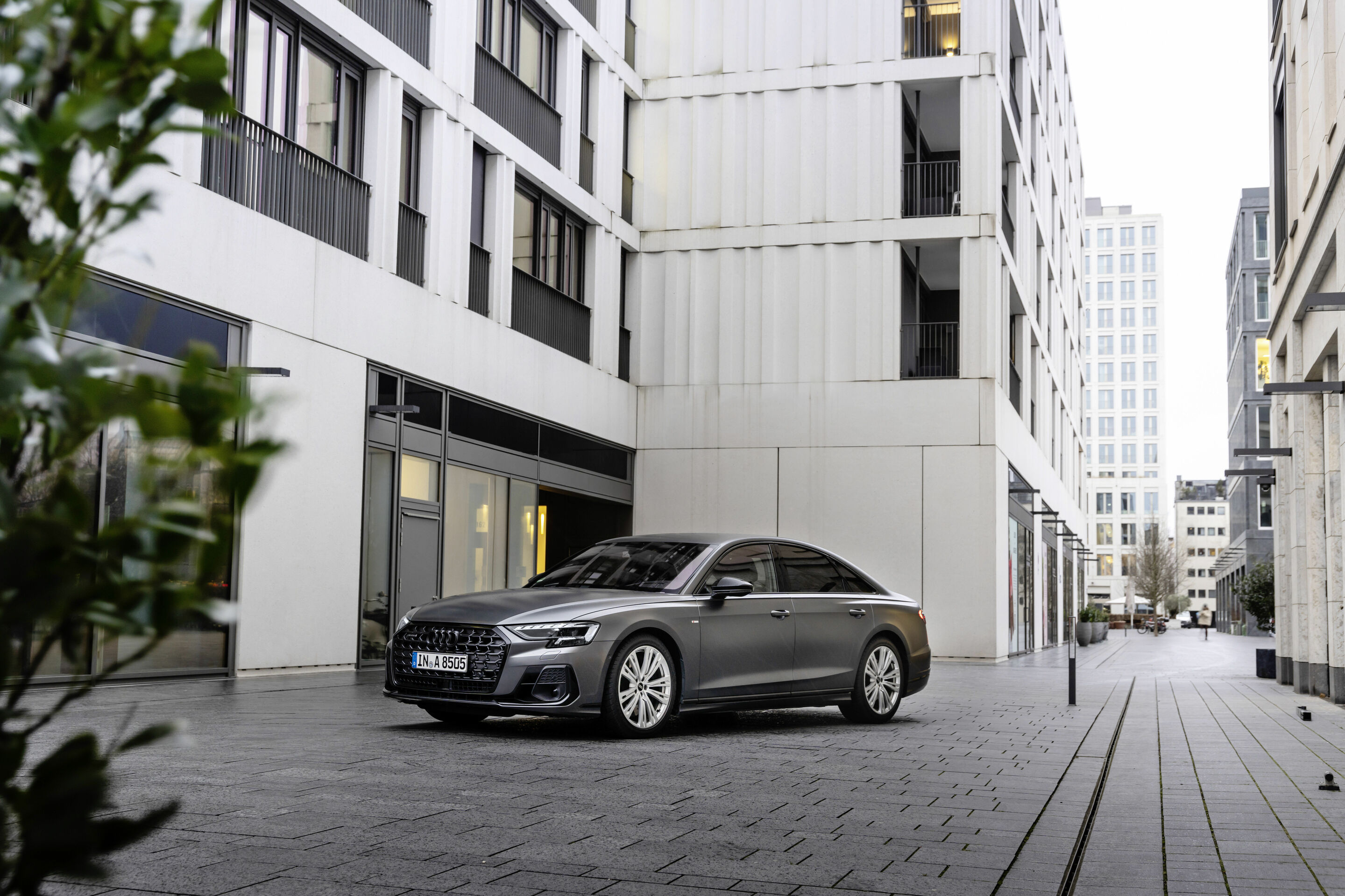 Audi A8 - Standaufnahme,
Farbe: Daytonagrau Matteffekt